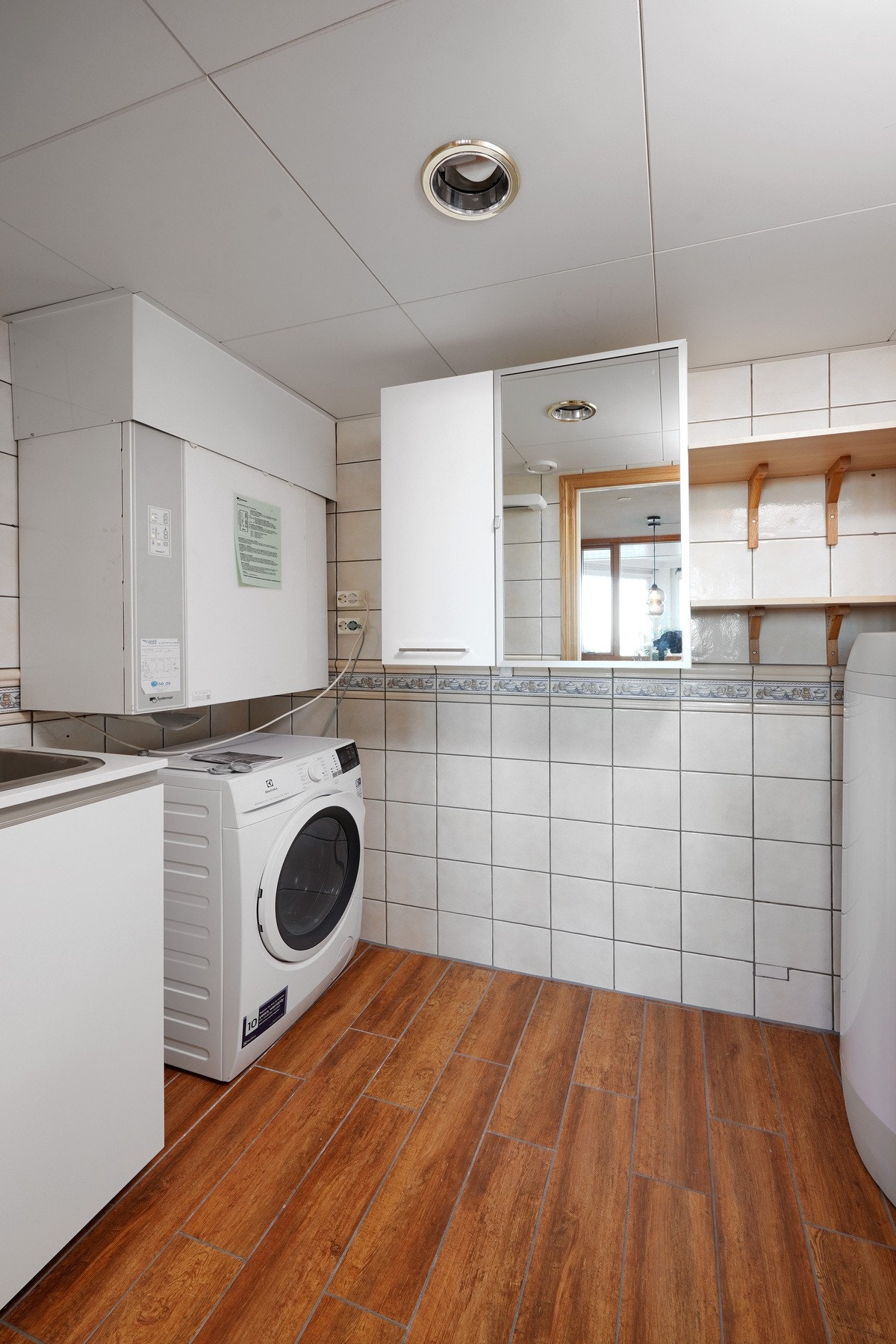 Praktisk vaskerom/bod. Galleribilde