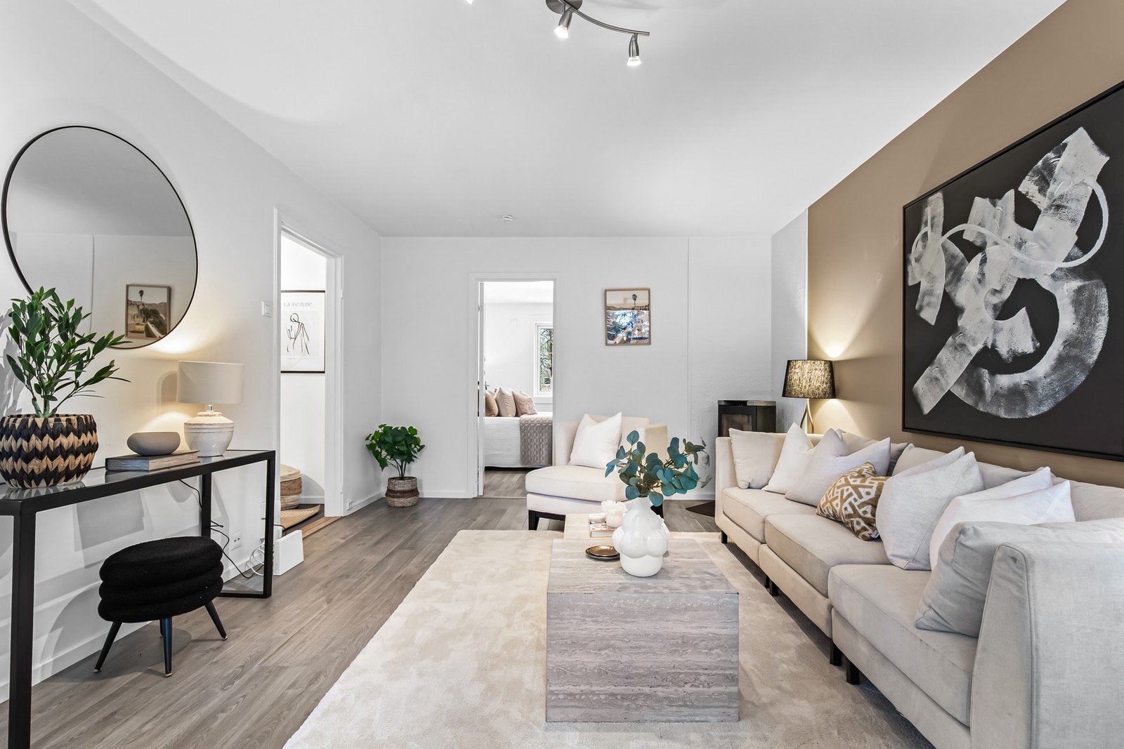 Det montert en peisovn fra 2012 som gir ekstra varme og hygge gjennom vinteren. Galleribilde