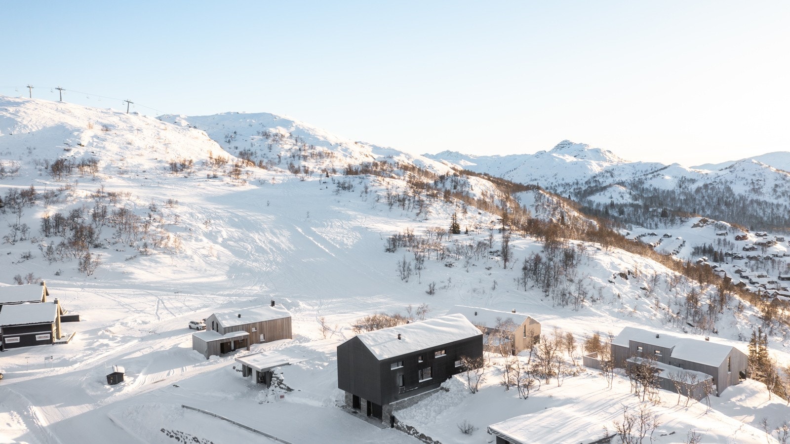 Fra hytta er det direkte tilkomst ut i langrennsløyper, alpinbakken og turstier Galleribilde