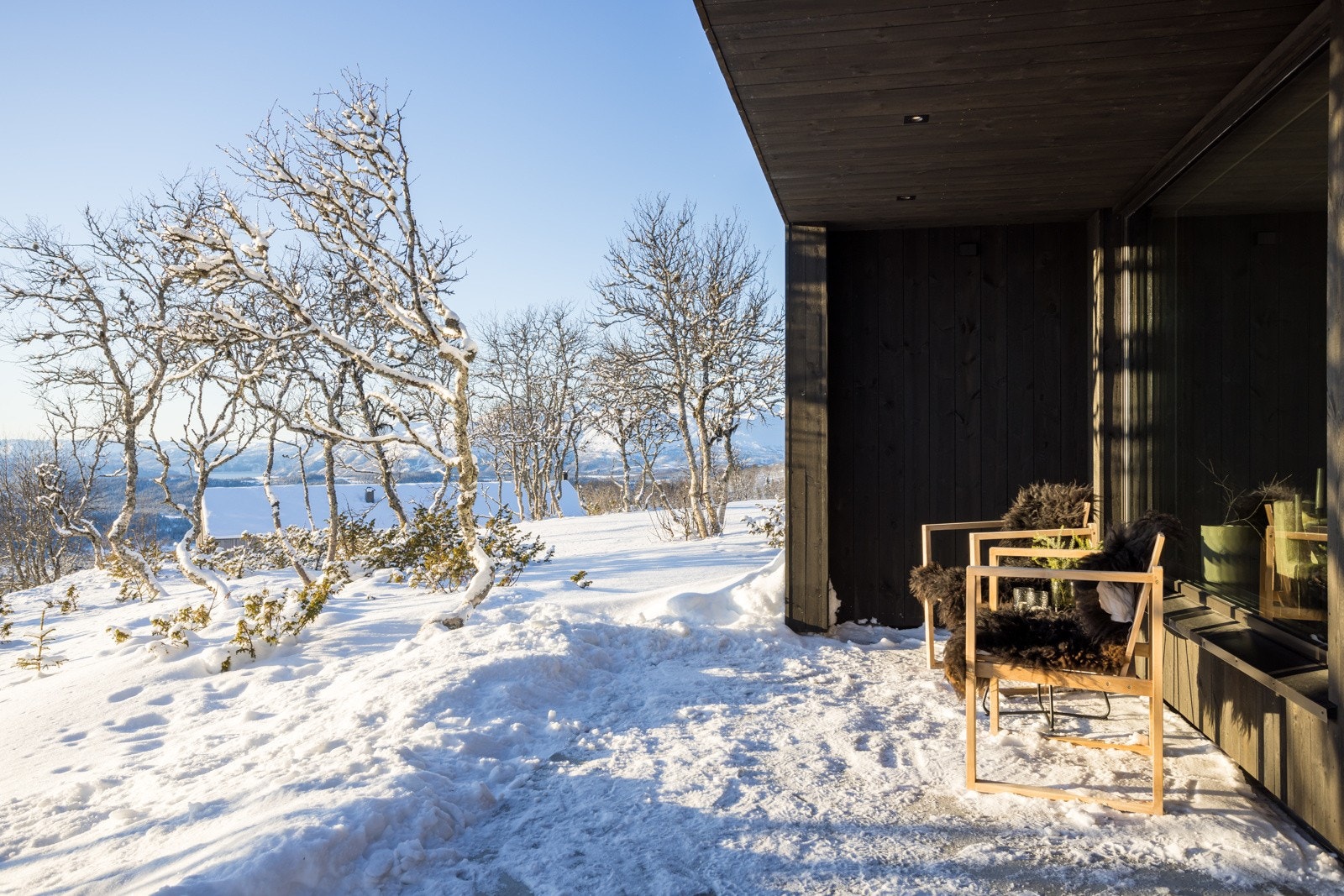 Usjenert plassering med flott utsikt. Sol fra morgen til sent på kveld Galleribilde