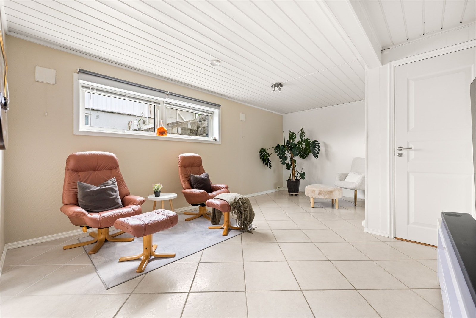 Kjellerstuen har varme i gulvet. Galleribilde