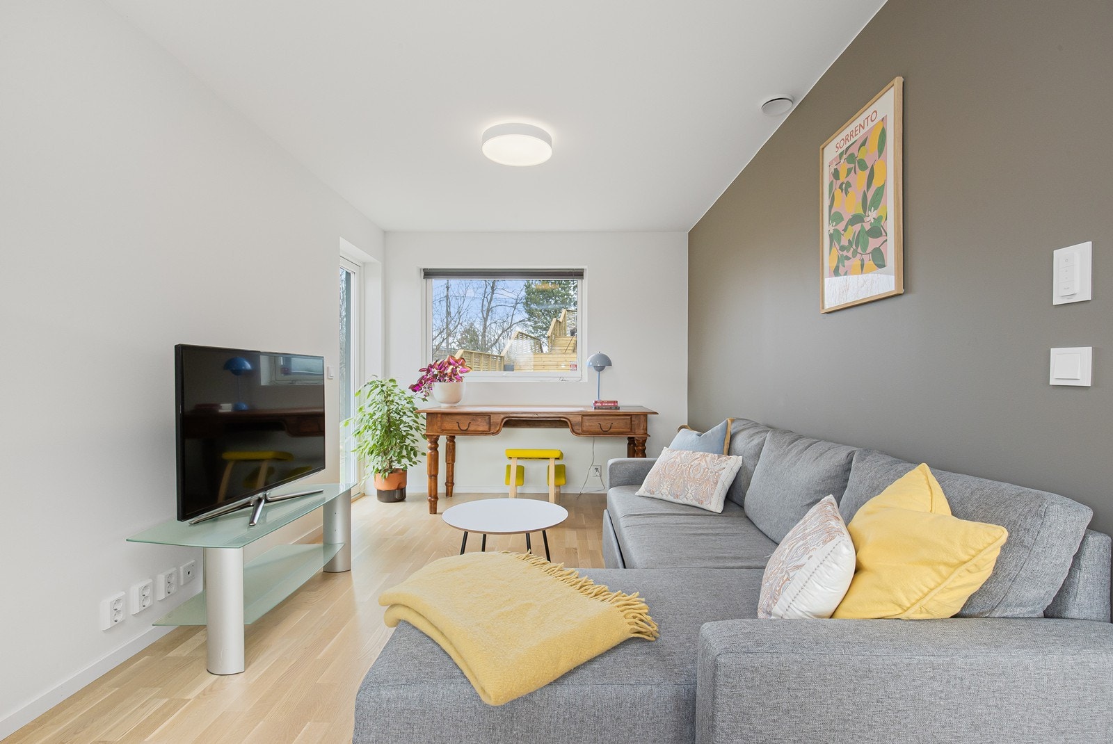 Stue i hybel - Kan gjøres om til soverom nr. 2 i hybel om ønskelig. Galleribilde