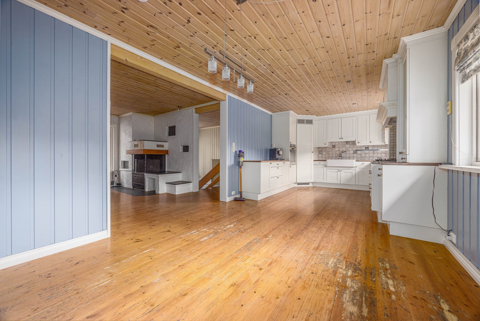 Her er det god plass til spisebord - perfekt for middager med venner og familie. Galleribilde