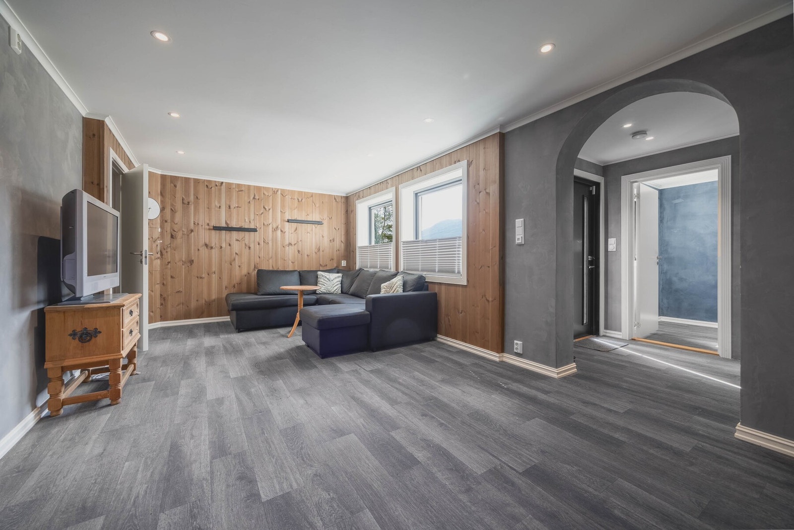 Hybel/sokkel leilighet med egen inngang. Galleribilde