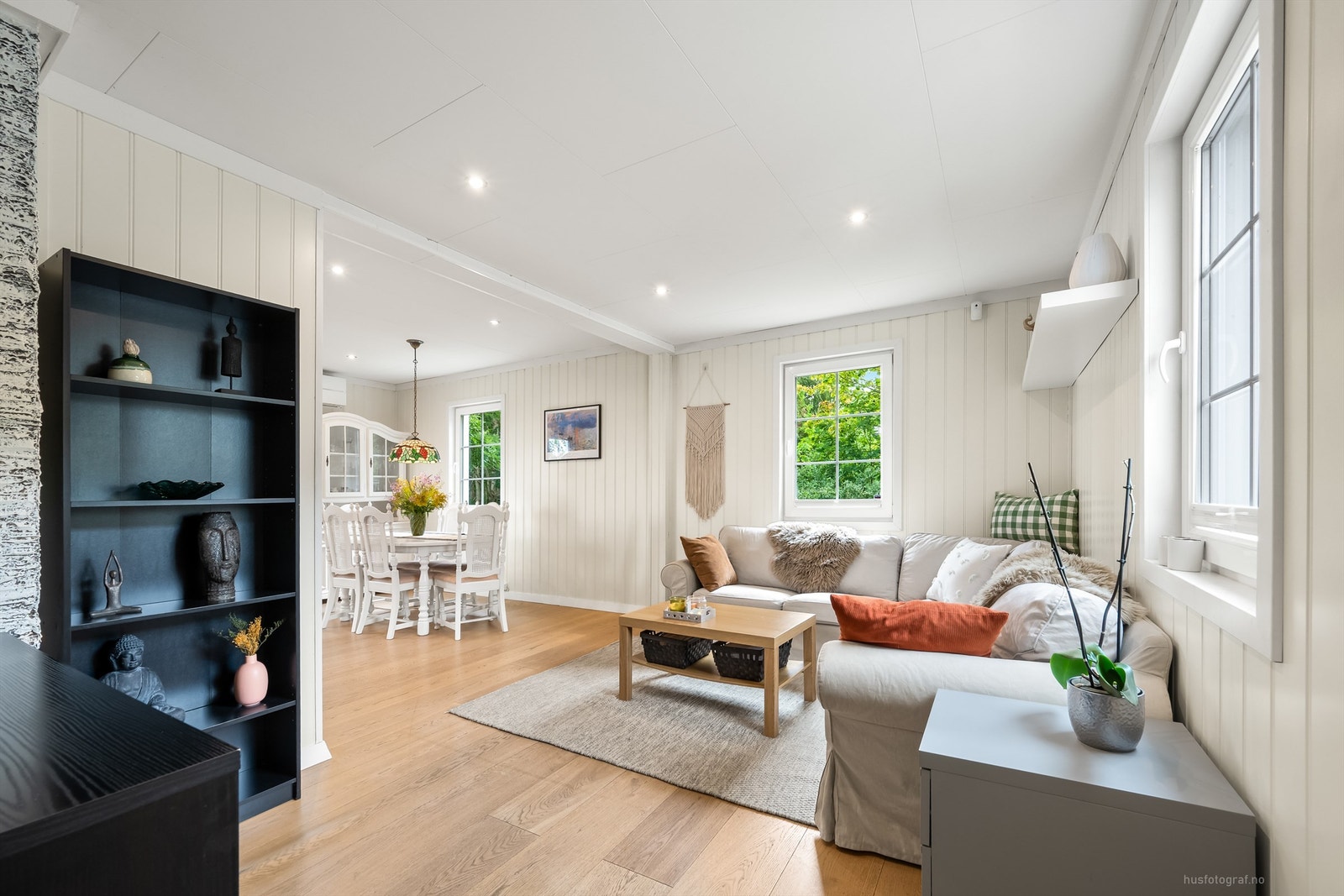 Innholdsrik og pen halvpart av vertikaldelt tomannsbolig med 3 etasjer + kjeller. Foto: Haiman Askari/Knipzet AS Galleribilde