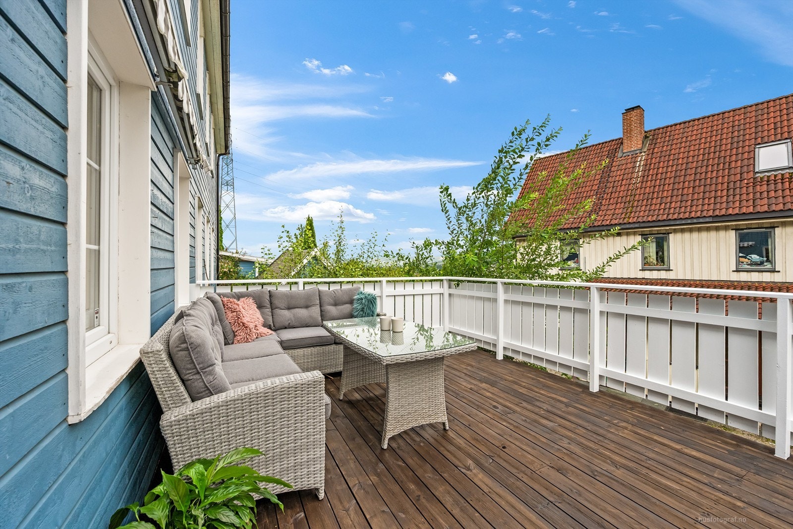 Vestvendt veranda på ca. 25 kvm (ikke byggemeldt) Galleribilde