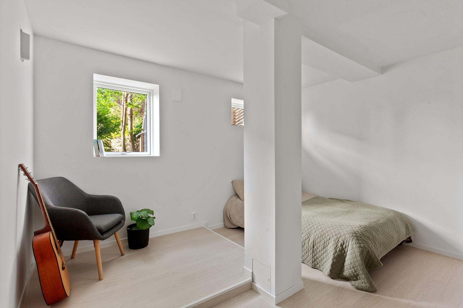 Etasjen har 2 romslige soverom. Hobbyrom og bod på tegninger er innredet som soverom/kontor/stue, ikke søkt om bruksendring fra kommunen. Galleribilde