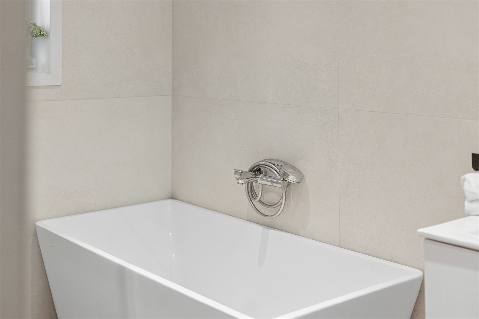 Et badekar gir en følelse av luksus og velvære i hverdagen. Det er et sted hvor man kan trekke seg tilbake, senke skuldrene og nyte roen! Galleribilde