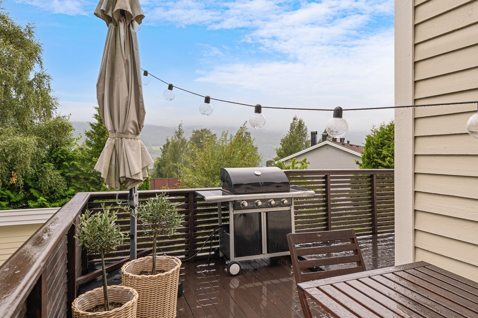 Idyllisk veranda hvor man kan nyte fine sommerdager. Galleribilde