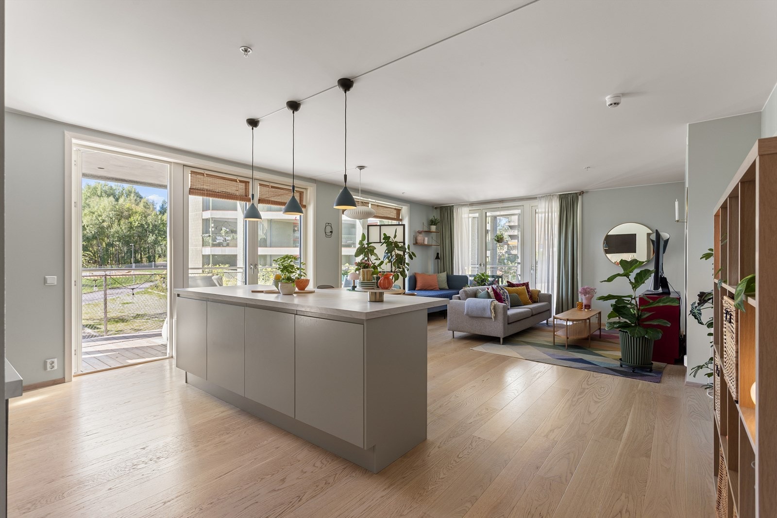 En lys, hyggelig og påkostet hjørneleilighet med meget god intern beliggenhet i et nytt og spennende boligprosjekt. Galleribilde