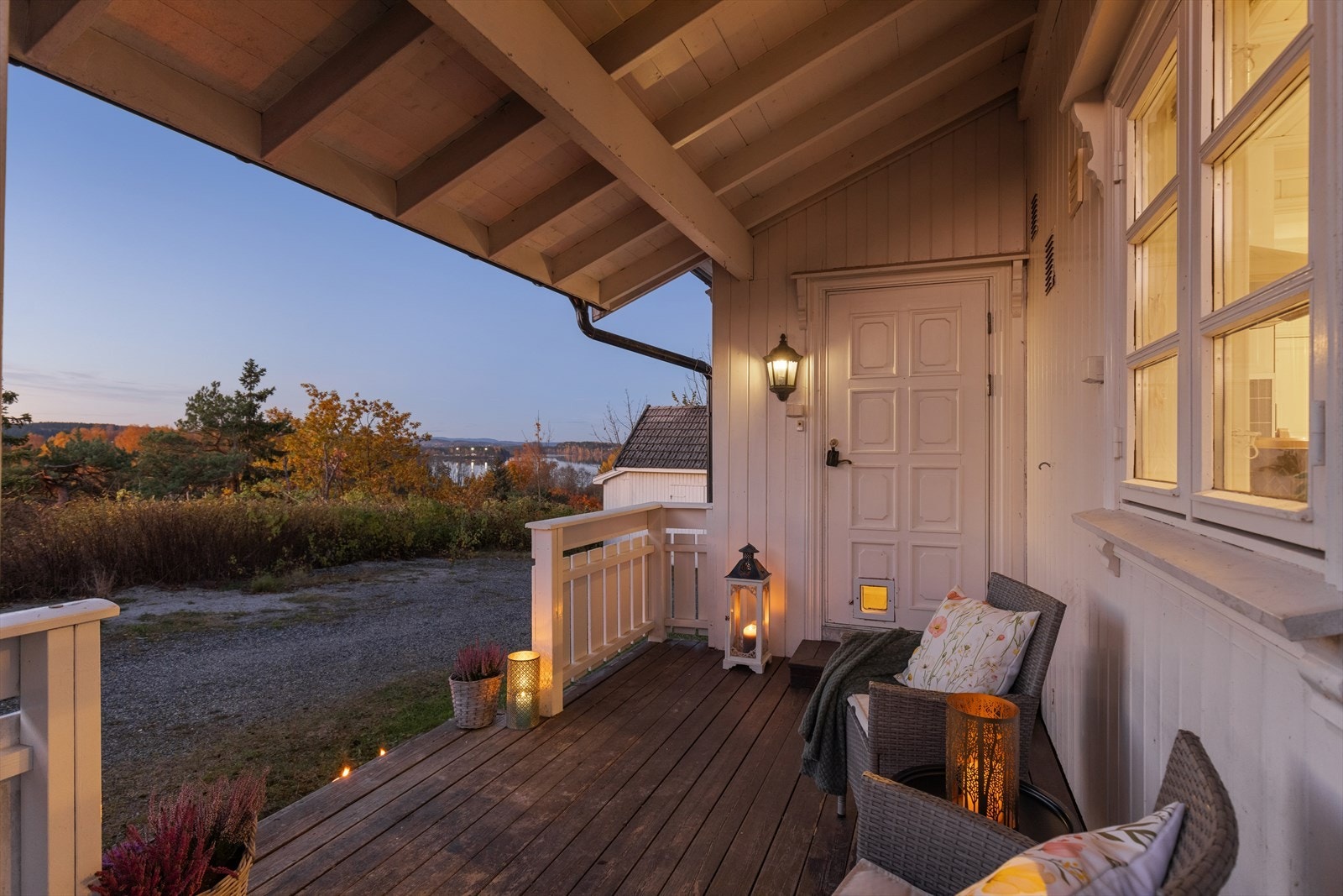 Utsikt fra inngangspartiet mot Bergsjø! Galleribilde