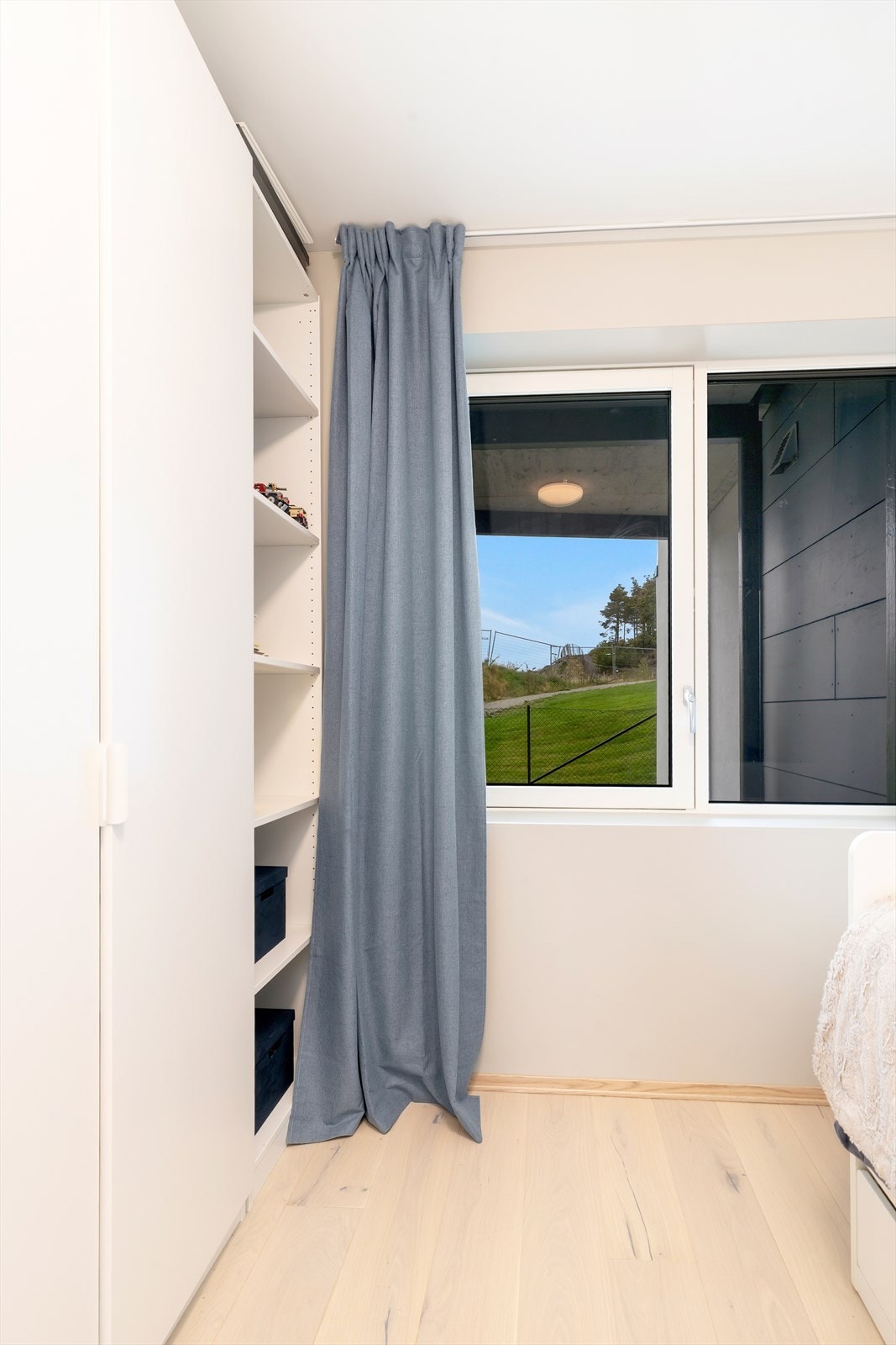 Alle soverom har god plass til garderobeløsning. Galleribilde