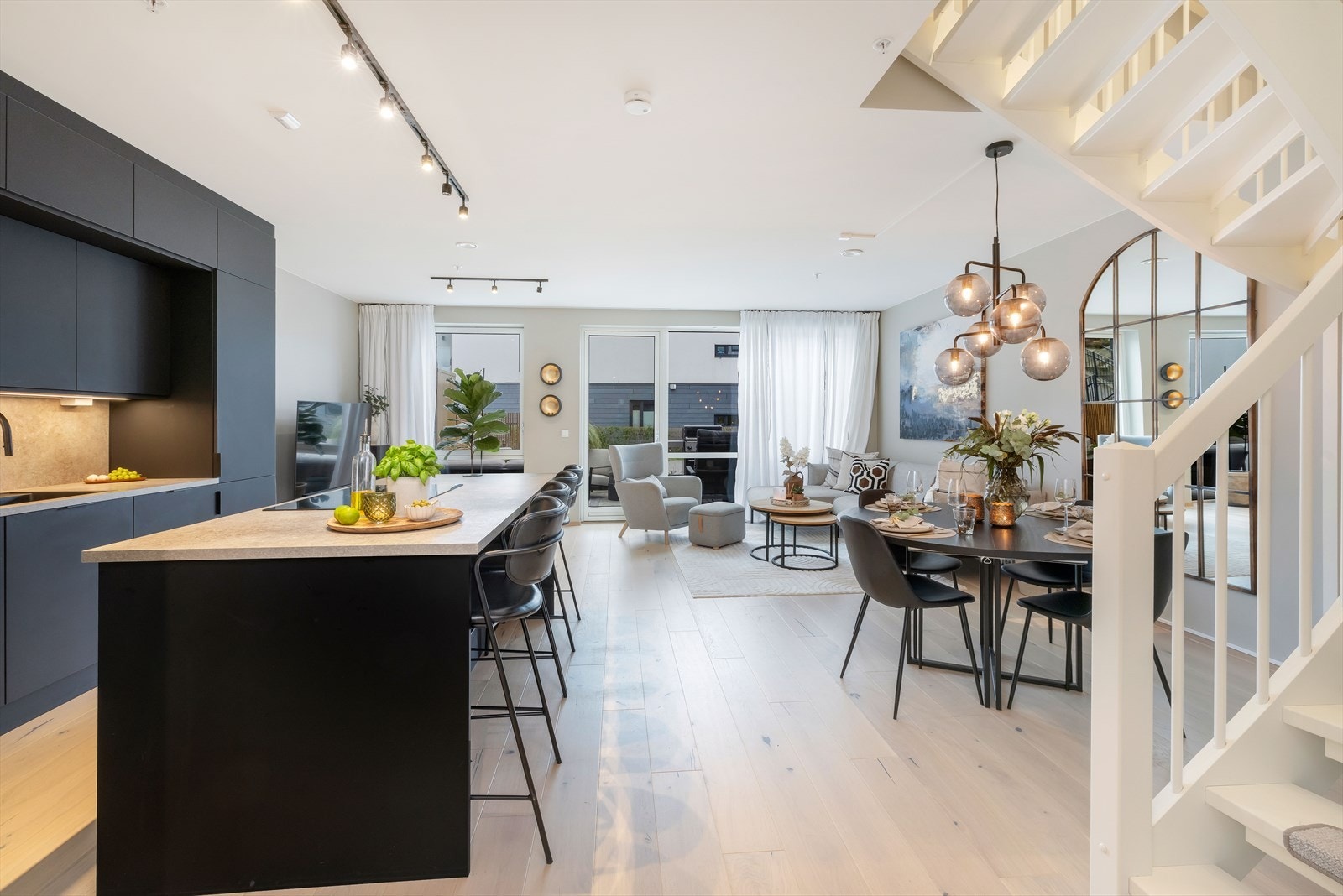 Velkommen til Dvergsnesåsen 71! Ta kontakt med megler ved spørsmål om boligen. Galleribilde