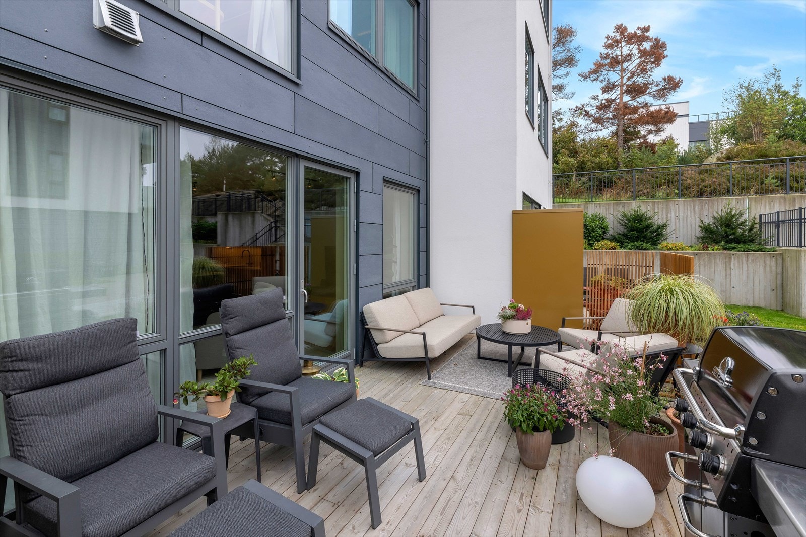 Terrassen er fint opparbeidet og er av god størrelse. Galleribilde