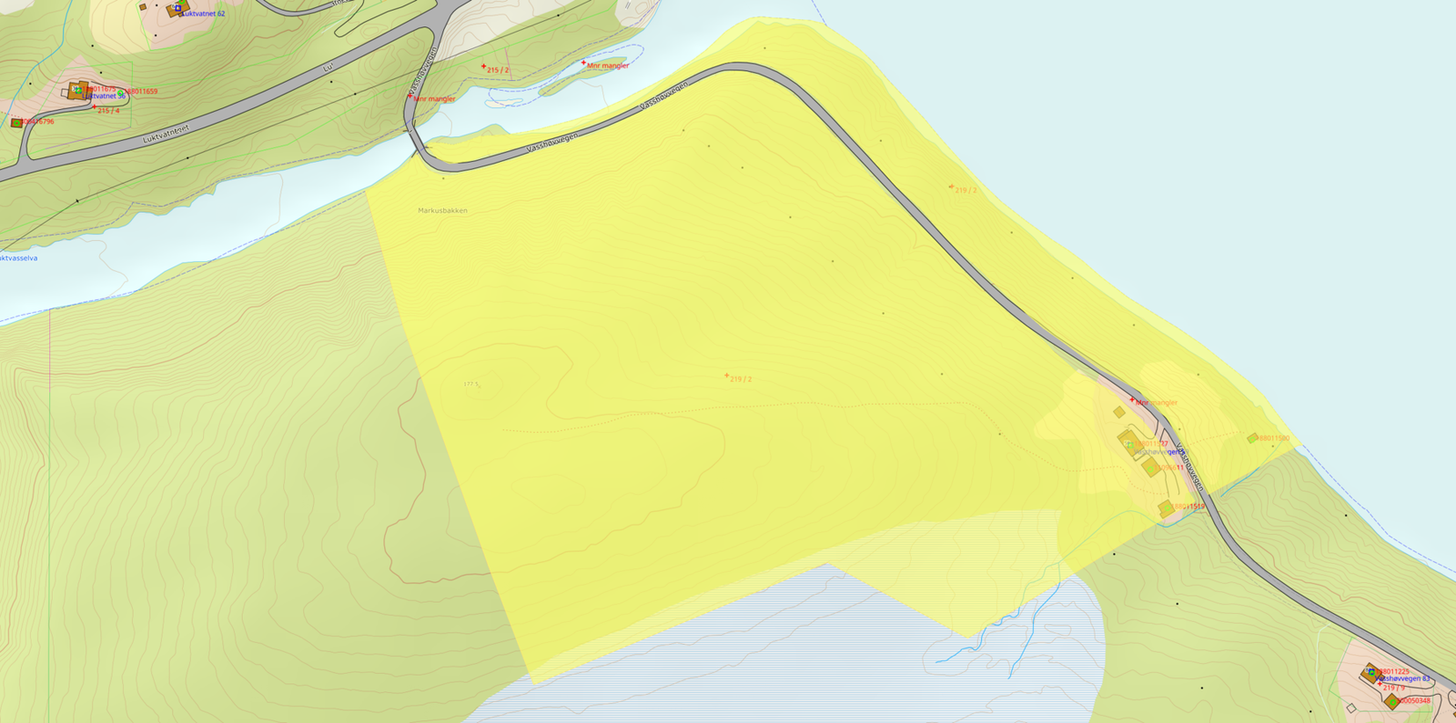 Tomten er fordelt på 2 teiger med et samlet areal på tett under 119 dekar. Galleribilde