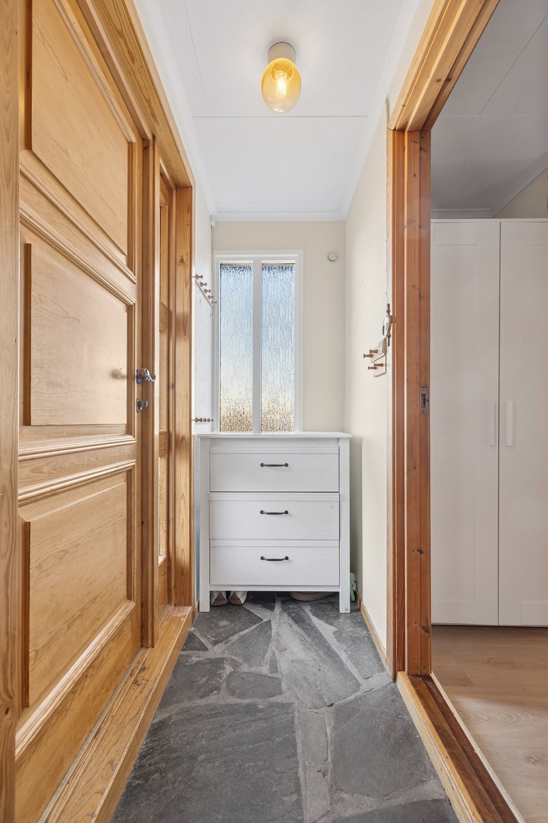 Hyggelig vindfang som ønsker deg velkommen! Galleribilde