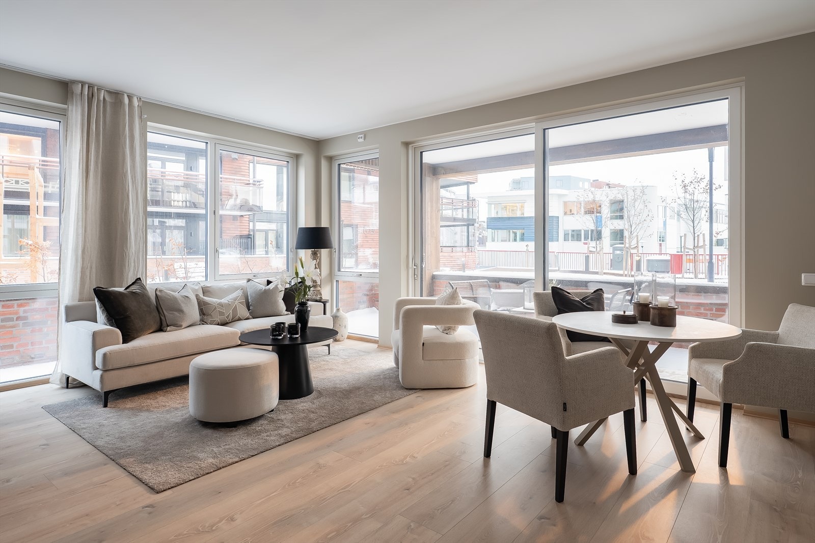 Velkommen til Ladebekken 44 - En splitter ny og lekker 4-roms selveierleilighet med fleksibel planløsning og særdeles ettertraktet beliggenhet! Galleribilde