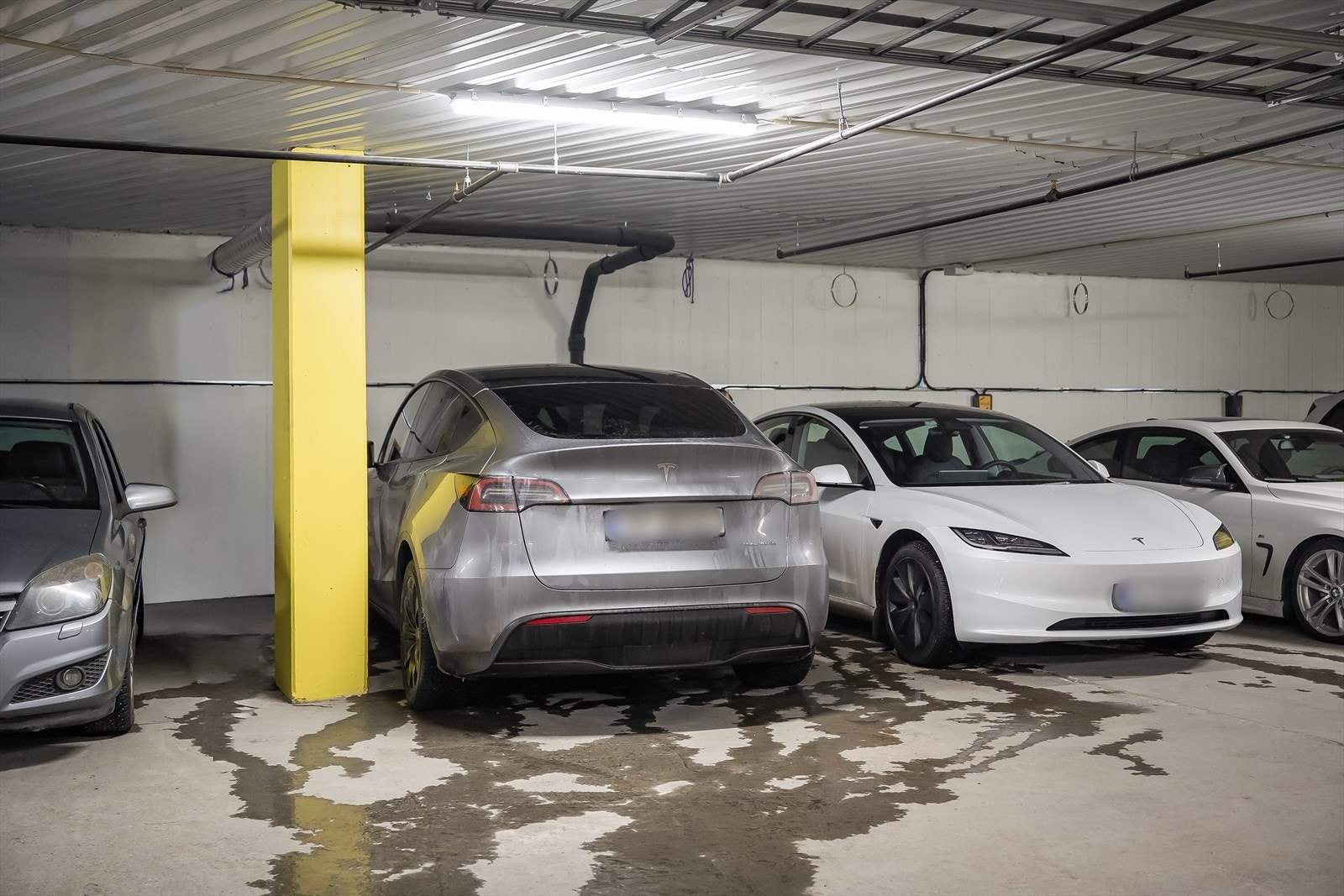 Det er mulighet for å kjøpe parkeringsplass i tillegg. Konferer med megler. Galleribilde