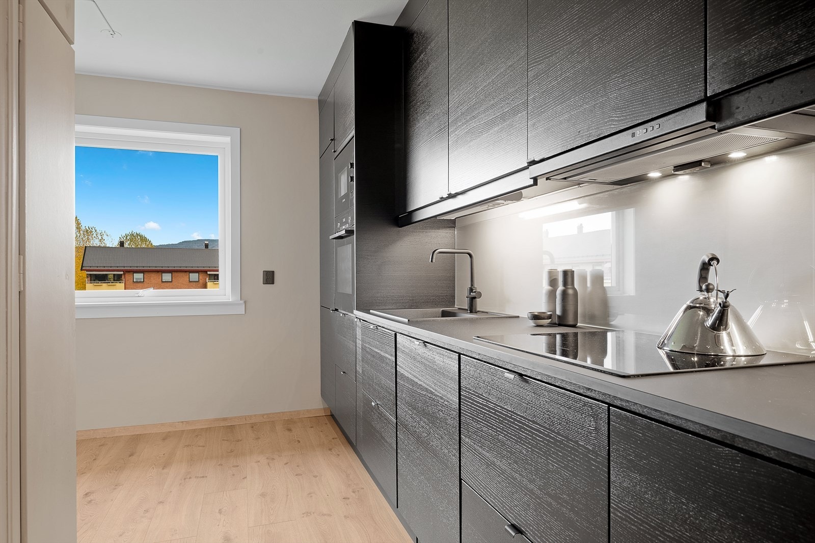 Her har du muligheten til å skaffe deg en meget attraktiv og oppgradert leilighet, flytt rett inn! Galleribilde