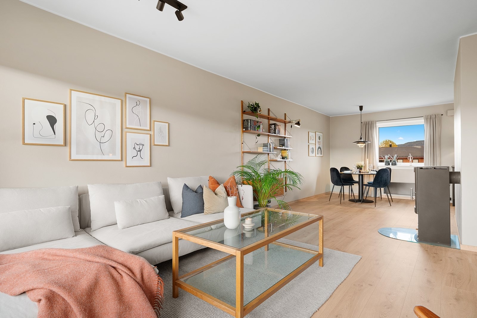 Velkommen til en meget tiltalende leilighet på Falkum i Skien! Galleribilde