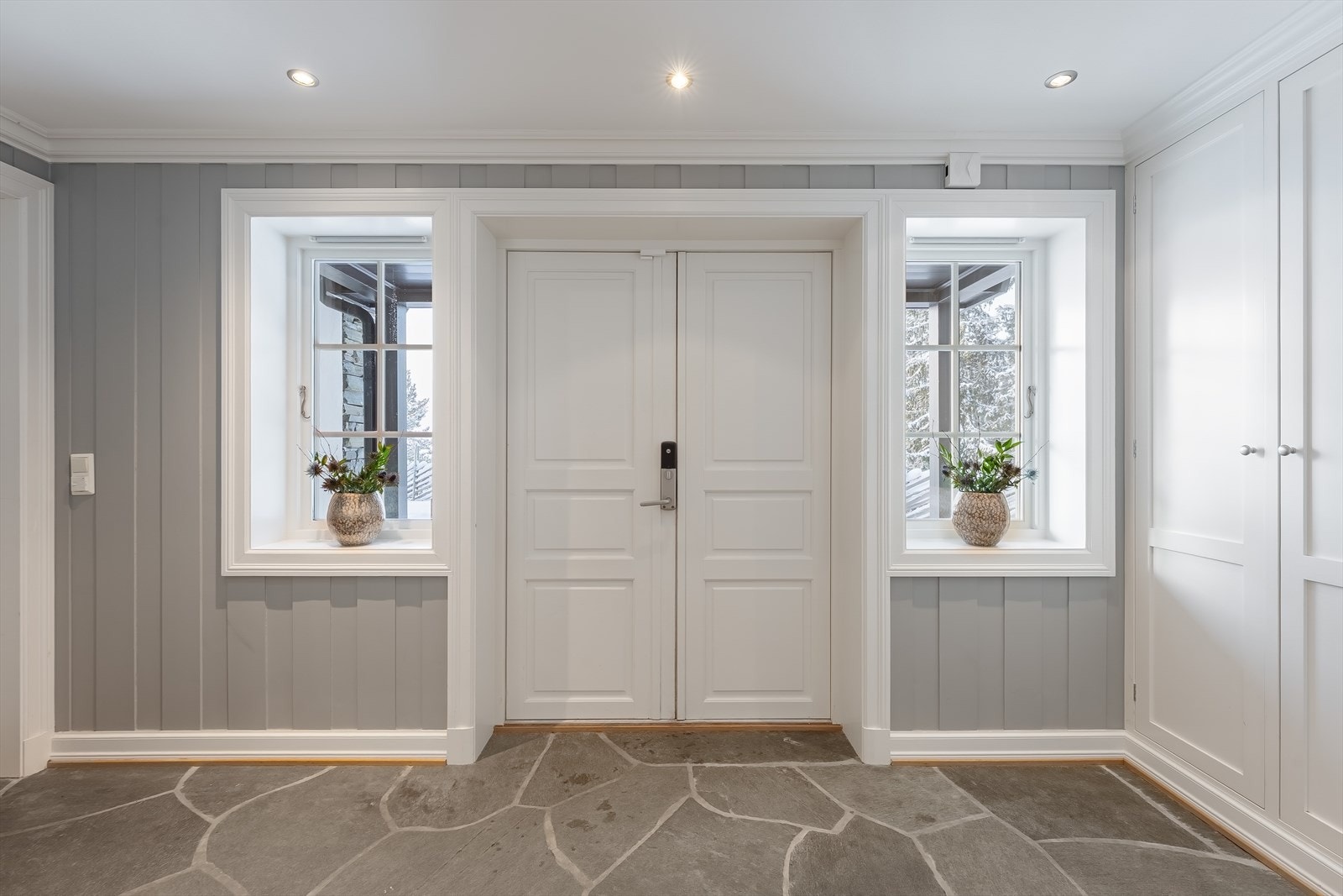 Entré. Yale kodelås er montert Galleribilde