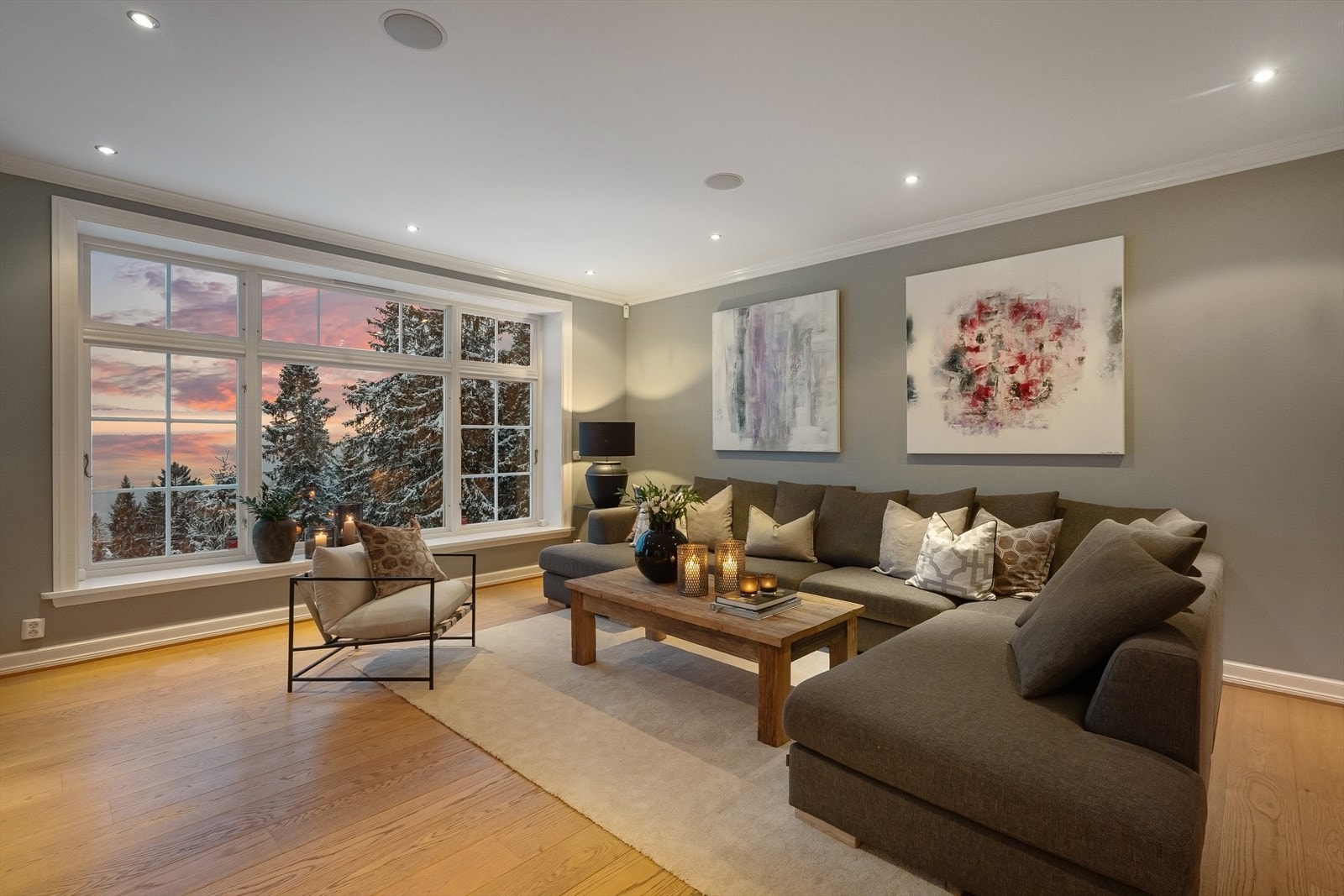 Kveldsstemning i stue 2 Galleribilde