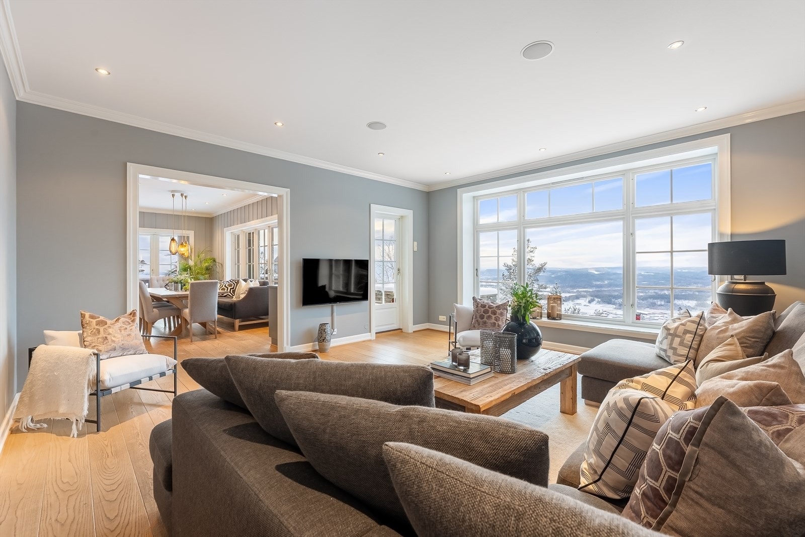 Stue 2 mot spisestue Galleribilde