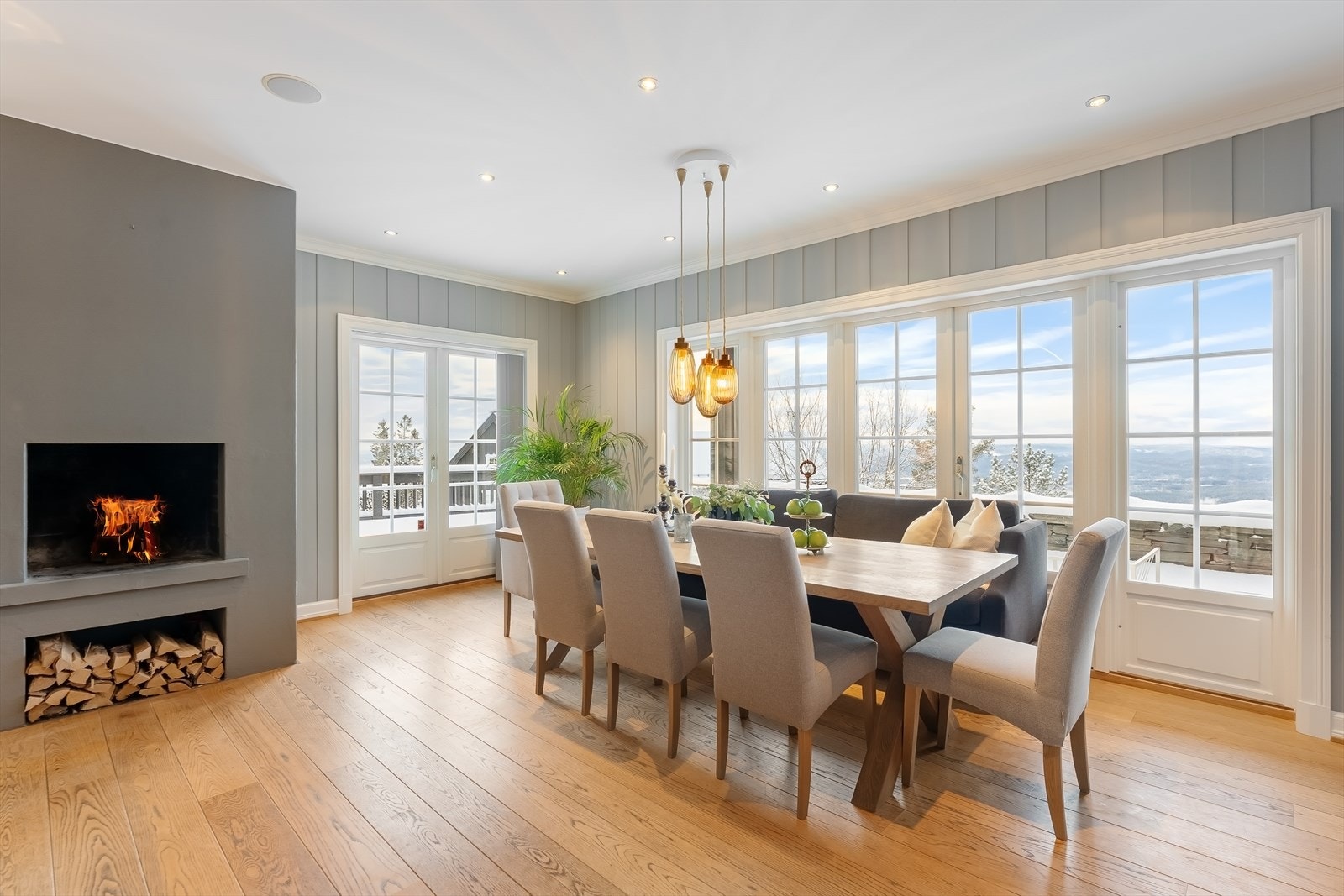 Åpen løsning mot kjøkken Galleribilde