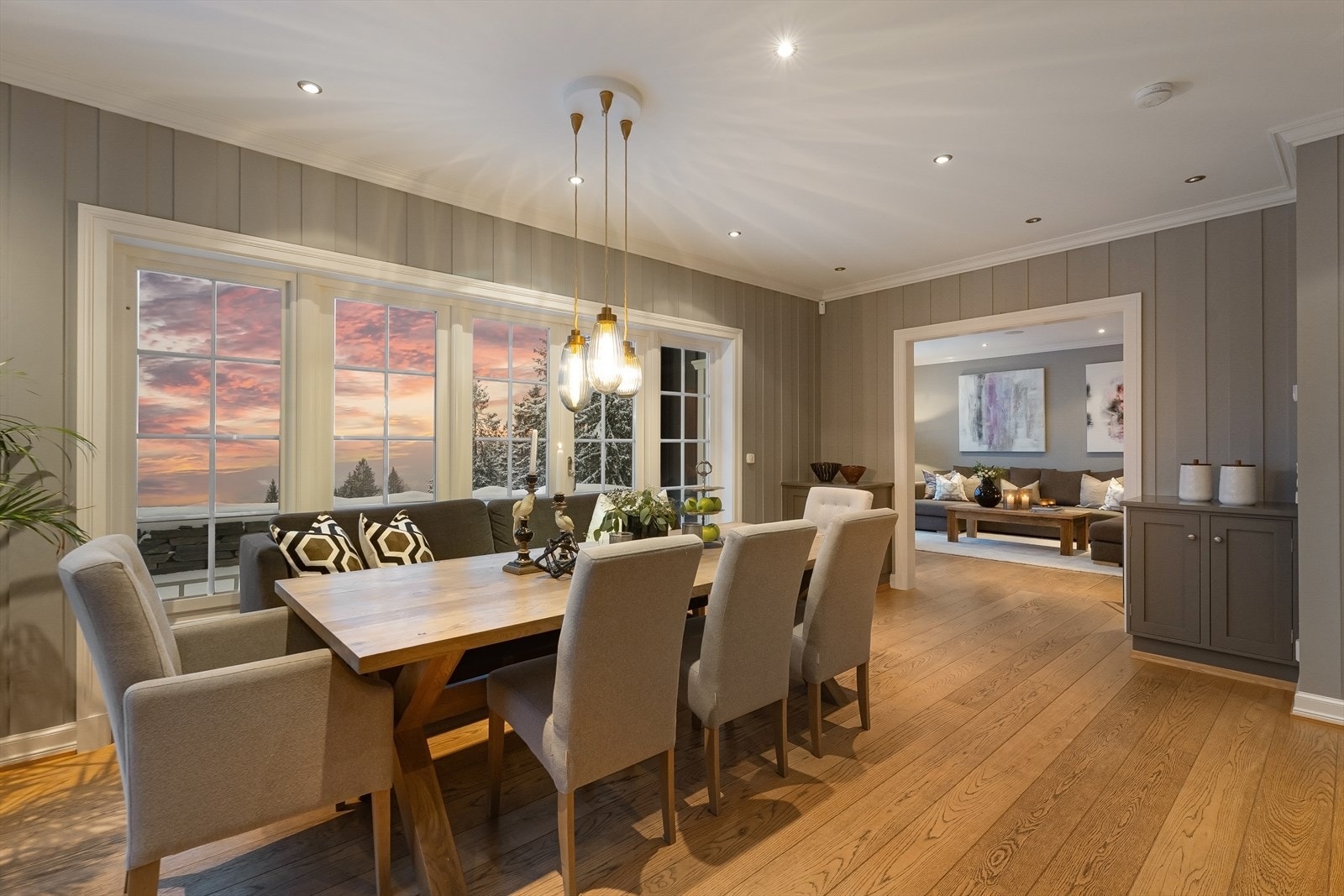 Fra spisestue mot stue 2 Galleribilde