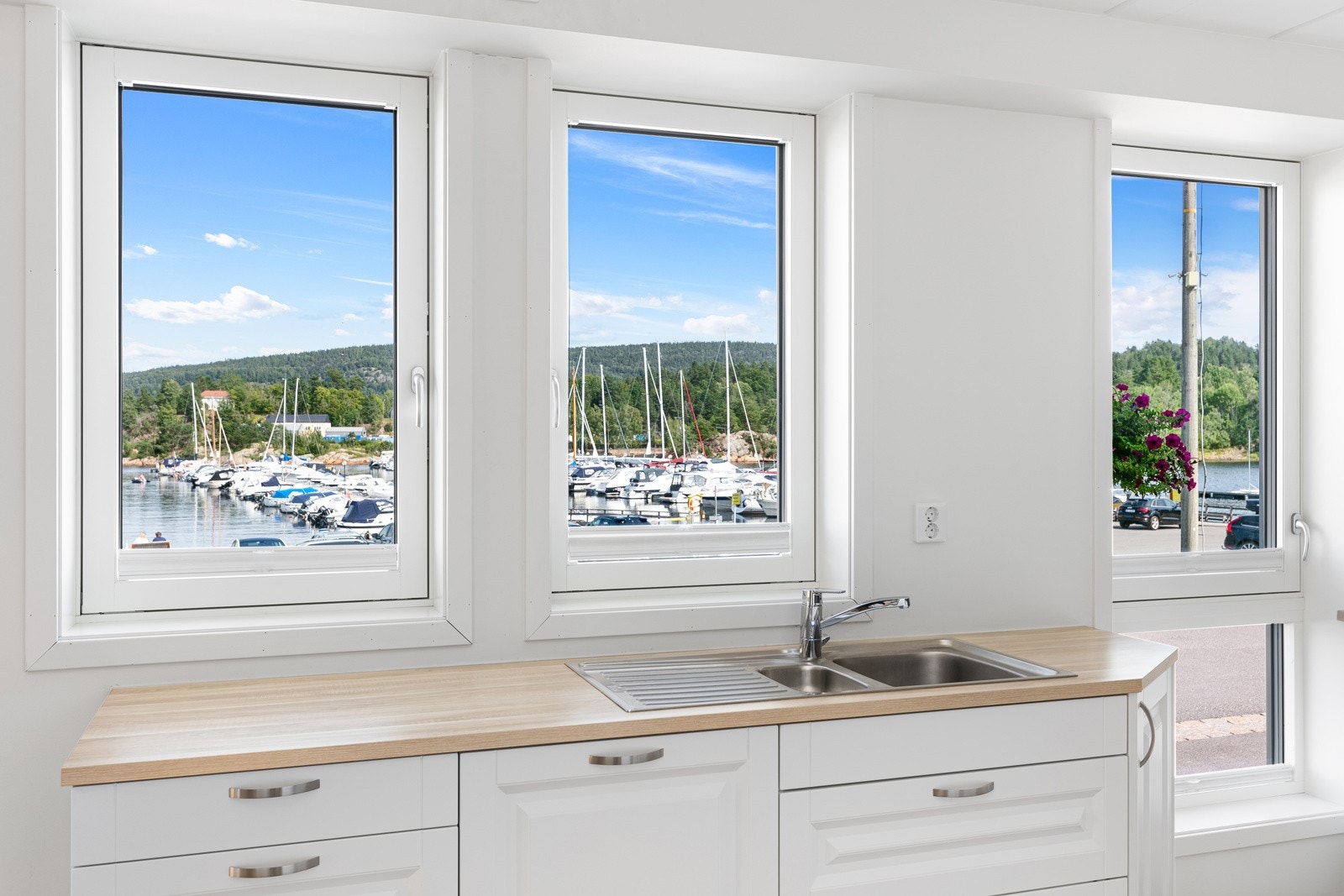 Her har du flott utsikt ned mot havna! Galleribilde