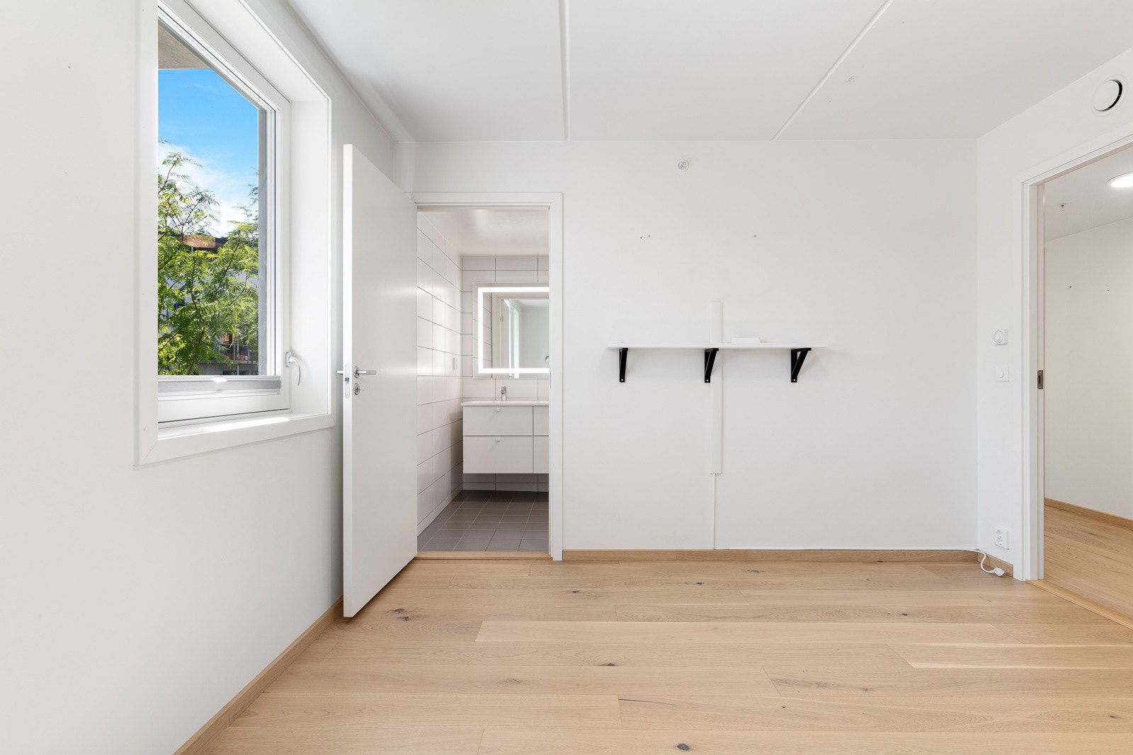 Hovedsoverommet har direkte adkomst til eget bad Galleribilde