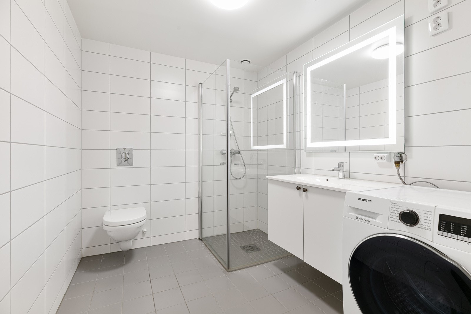 Det andre badet ligger i tilknytning til gangen Galleribilde