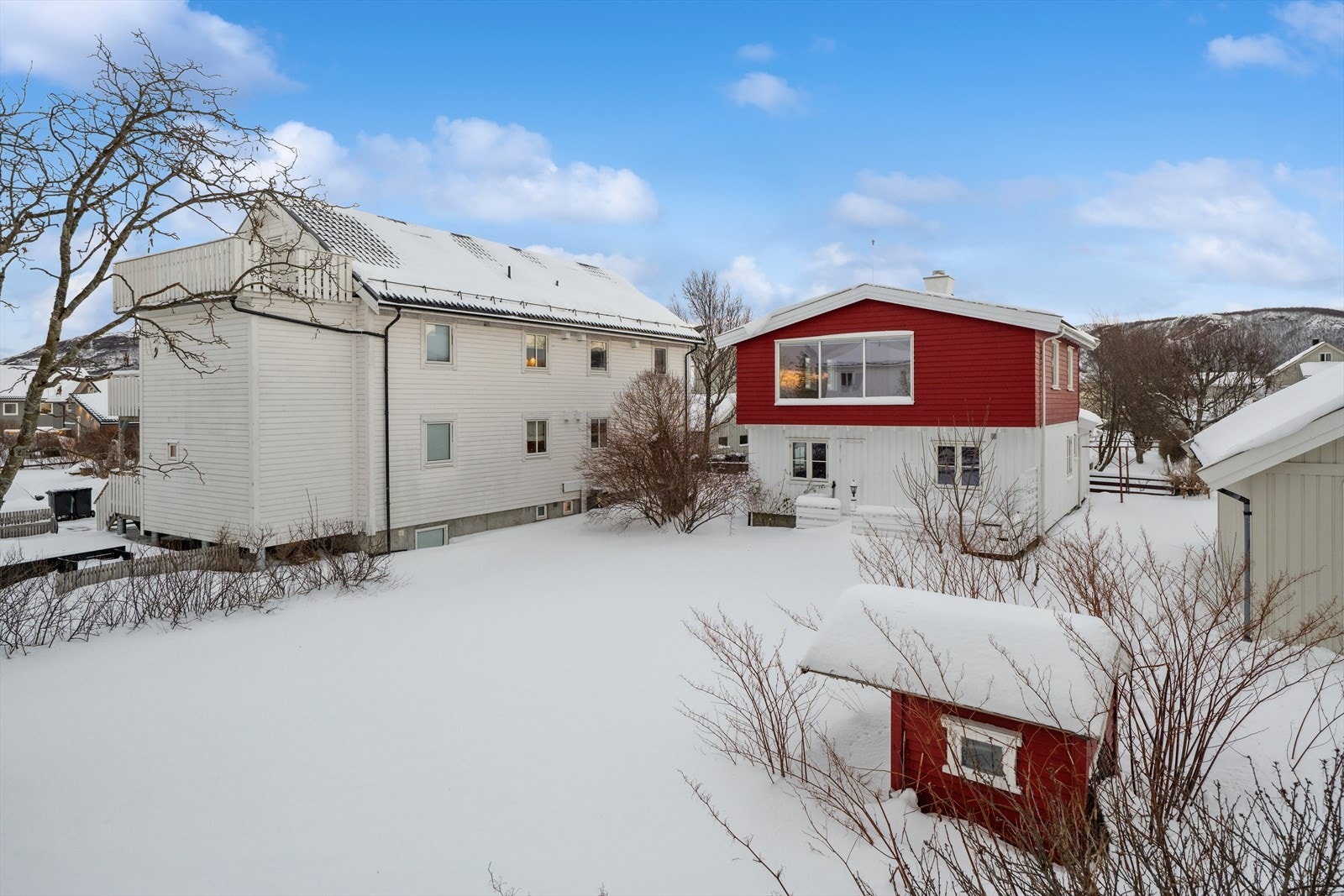 Området er svært godt tilrettelagt for barnefamilier, med nærhet til både skole og barnehage. Saltvern barne- og ungdomsskole samt Saltvern barnehage ligger begge i kort gangavstand fra boligen. Galleribilde