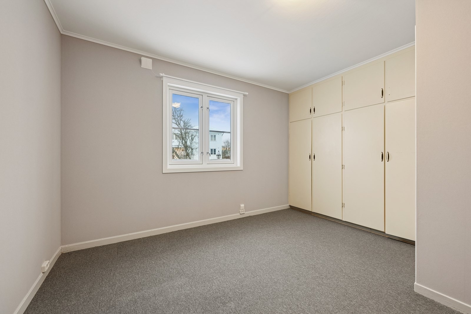 Hovedsoverom med garderobeskap. Galleribilde