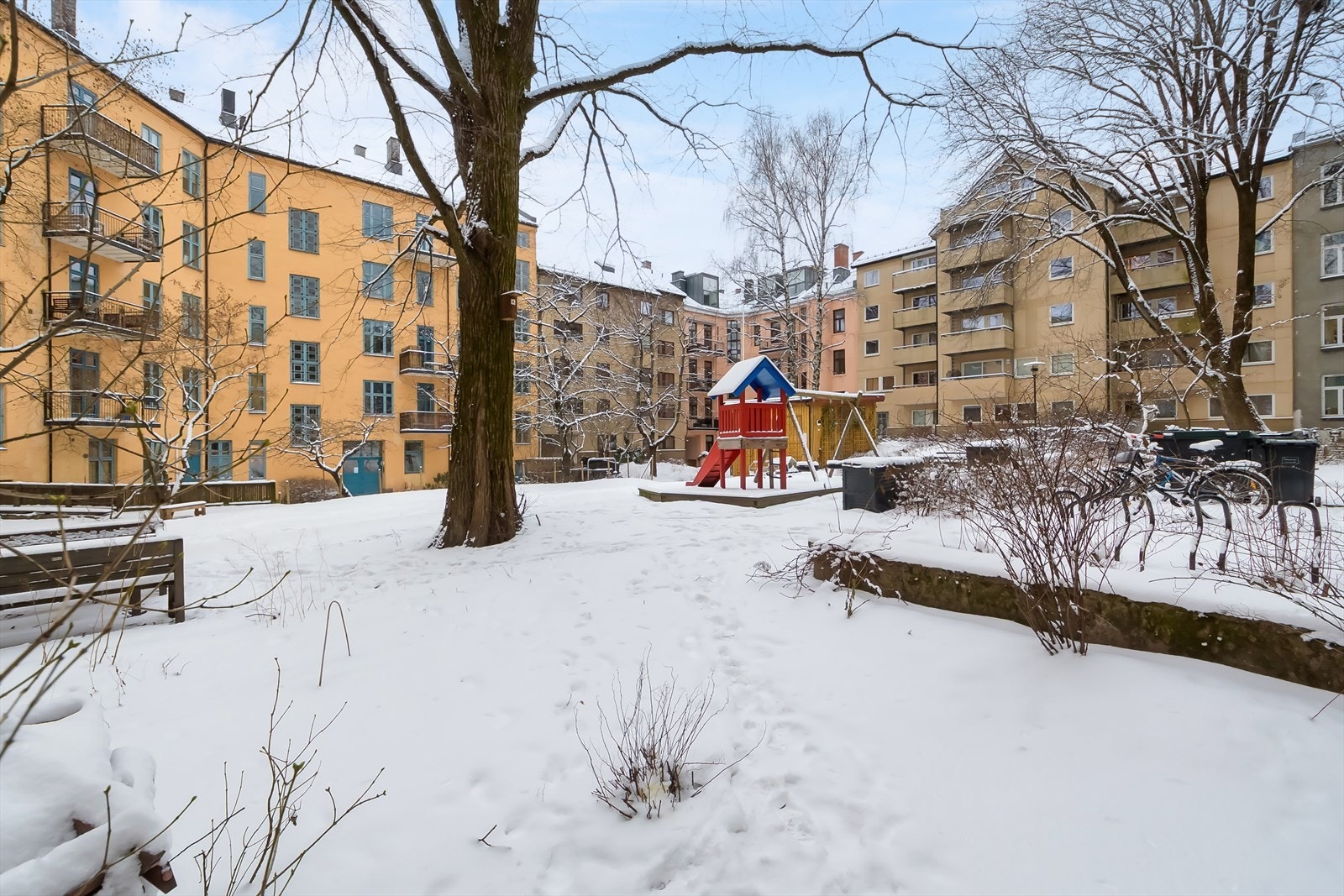 I Schweigaards gate 76A bor du i et hyggelig og veldrevet borettslag med en trivelig bakgård. Galleribilde