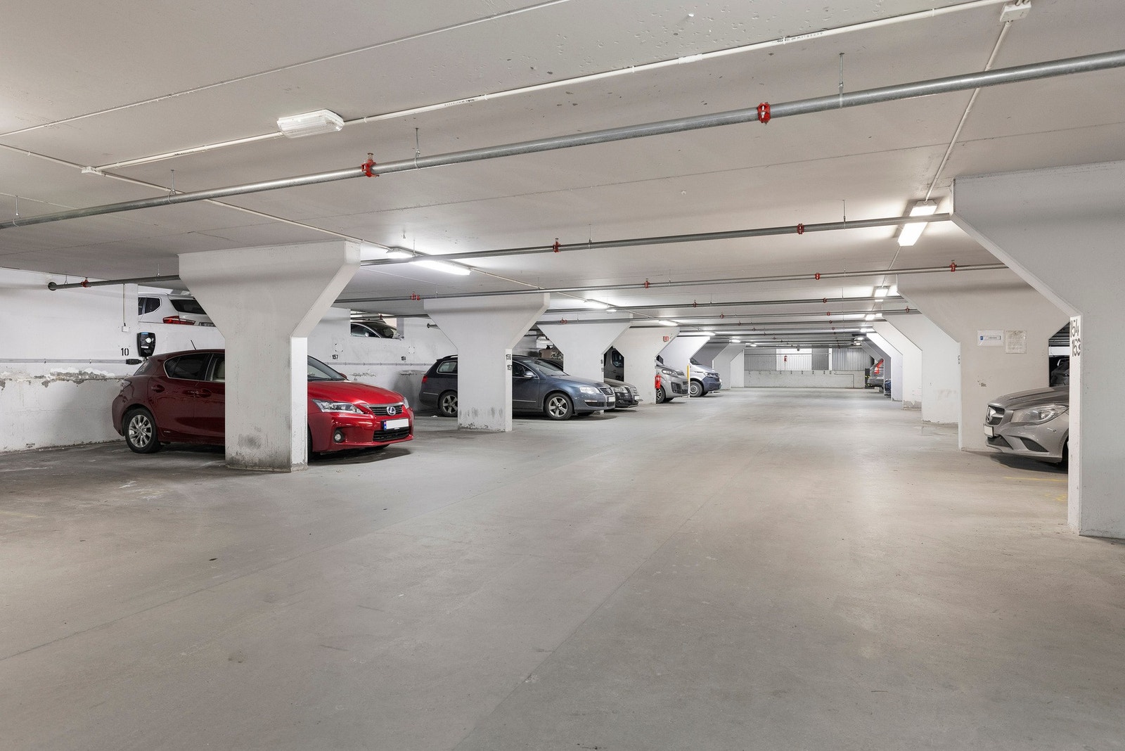 Det medfølger en garasjeplass i felles garasjeanlegg. Galleribilde