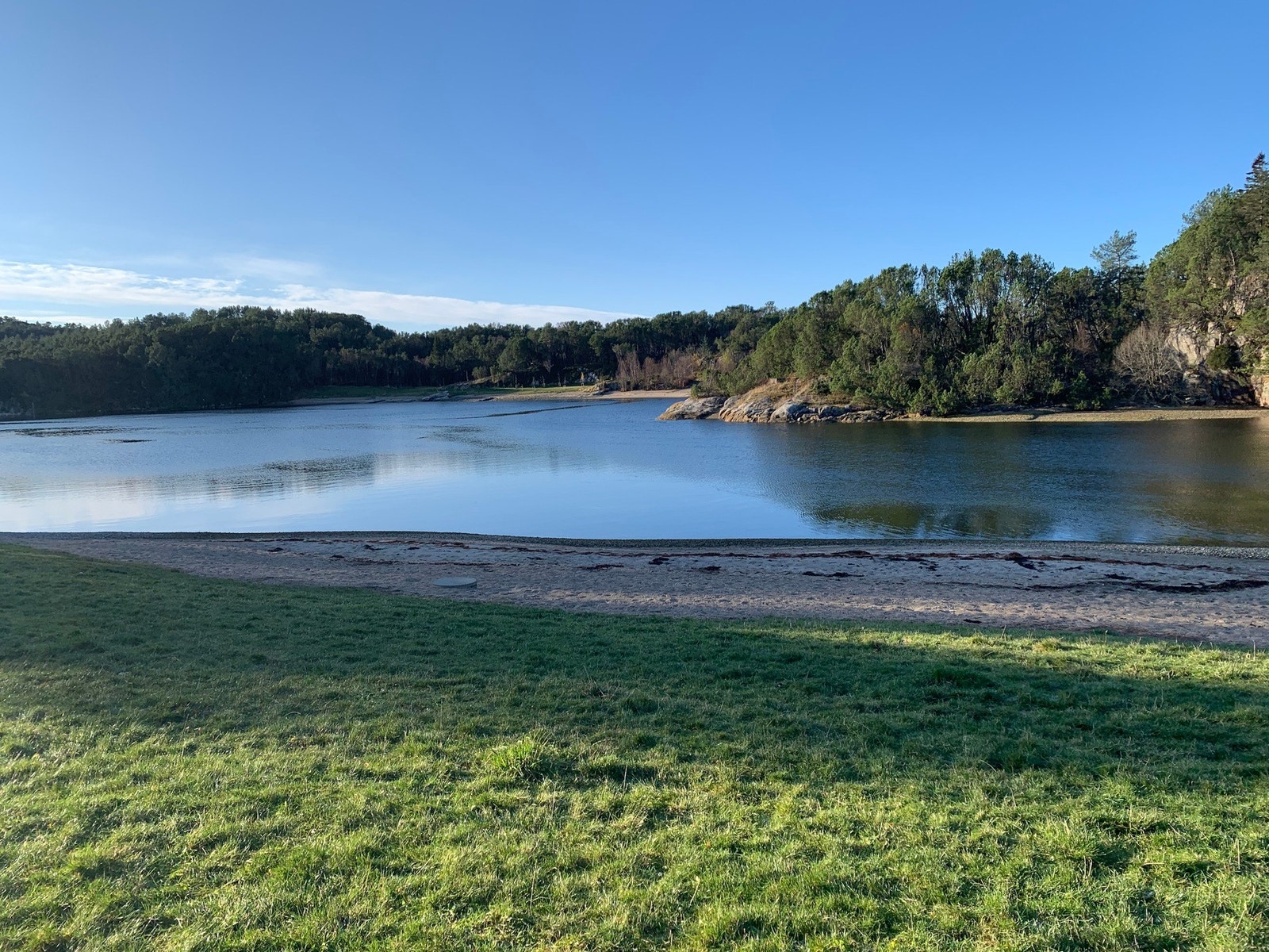 Kollevågen regnes som en av Norges beste badestrender, og består av flere sandstrender, grillhytte og friluftsområde. Galleribilde