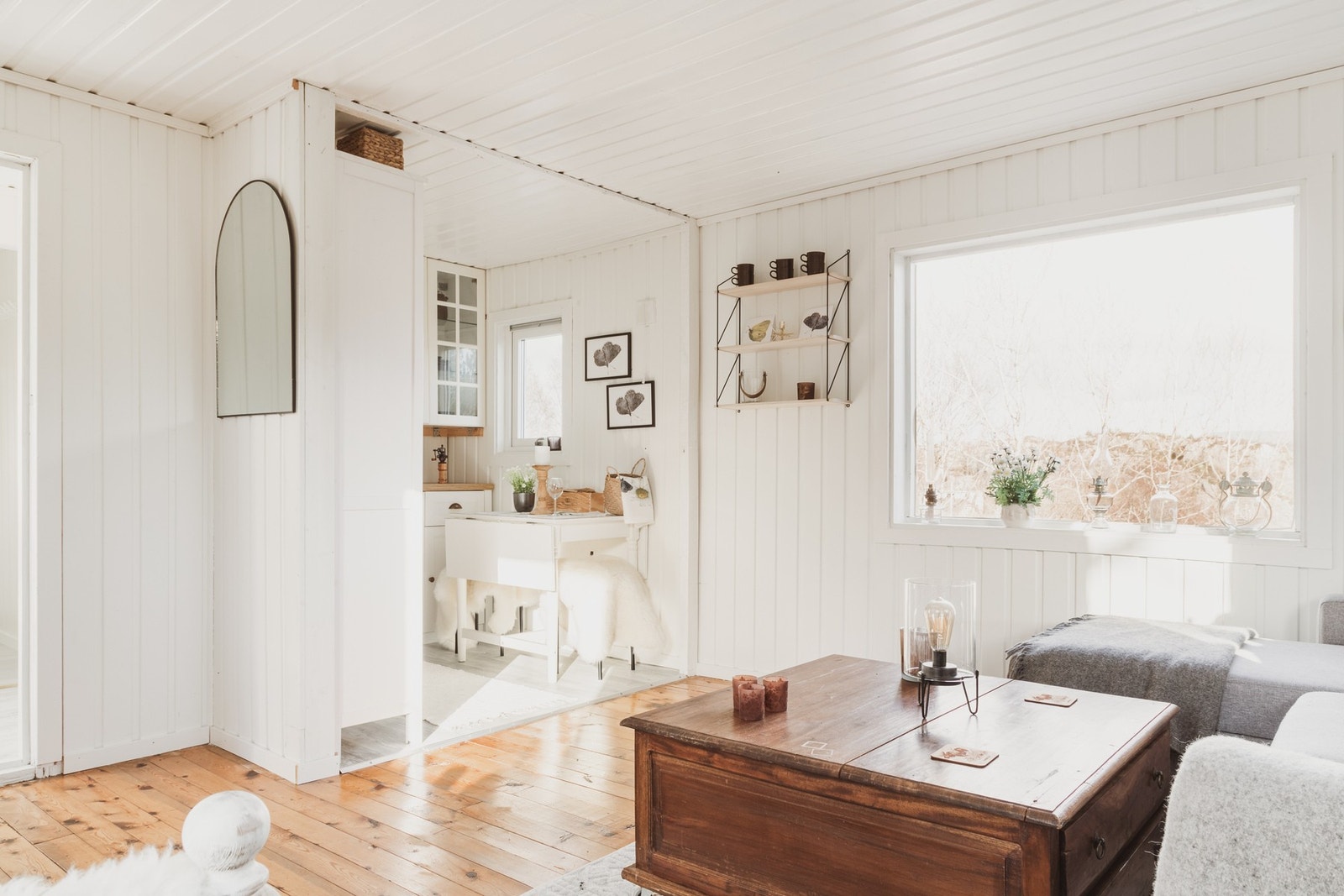 I tillegg til den favoriserte sofakroken er det plass til en spisegruppe. Galleribilde