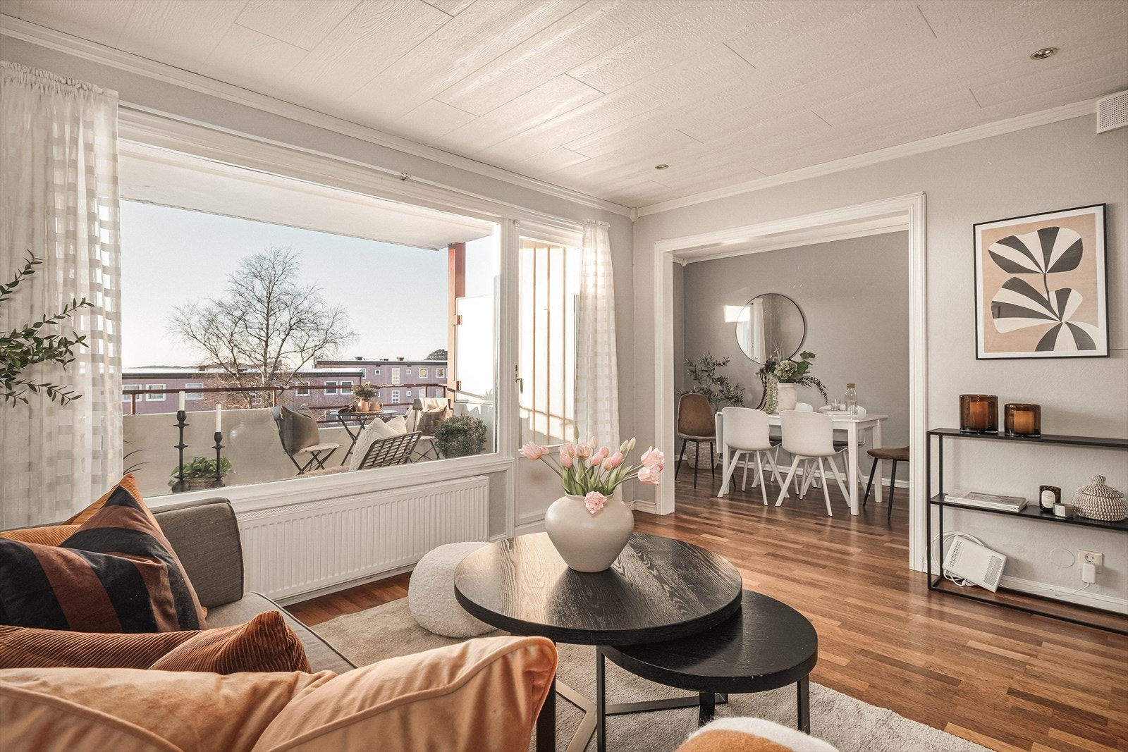 Fra stuen er det utgang til en flott altan på 10,25 m². Galleribilde
