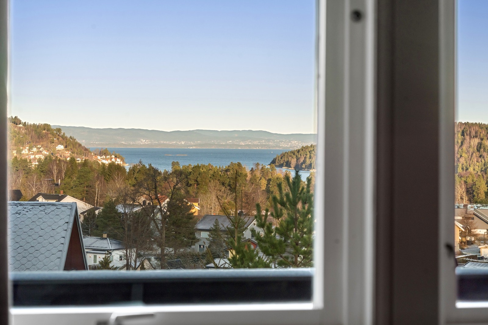 Utsikt fra soverommet i 1. etasje. Galleribilde