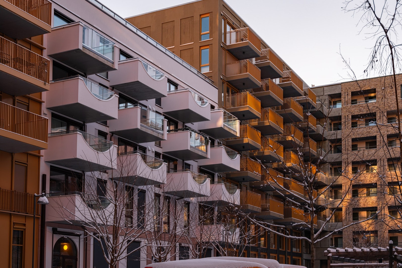 Sameiet består av 267 boliger og 7 næringslokaler. Galleribilde