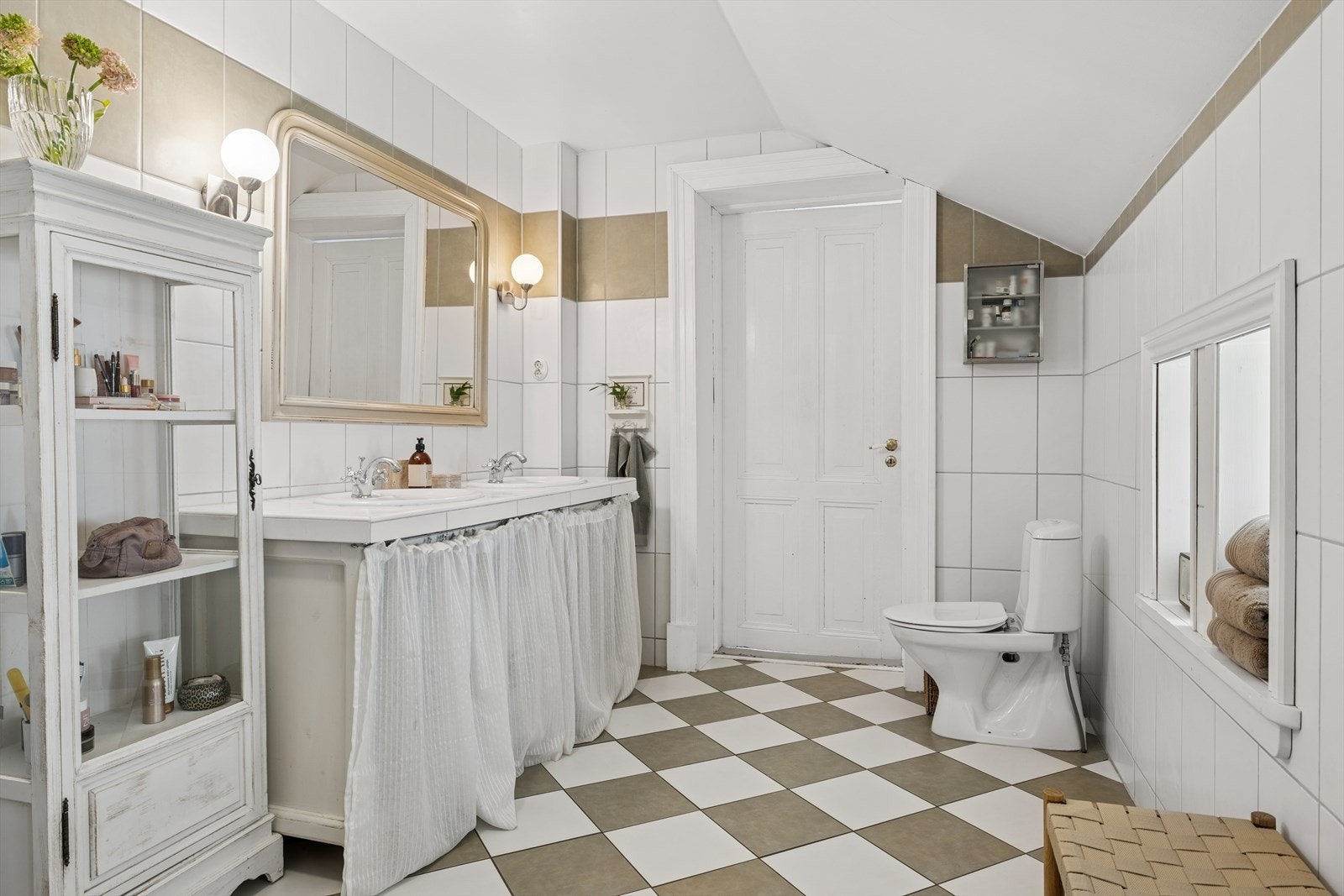 Bad i 2. etasje Galleribilde