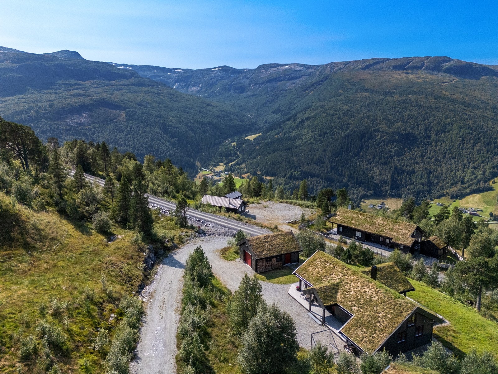 Voss ski- og tursenter er bare noen få minutter unna, med 25 kilometer preparerte skiløyper, hvor hele 5 av dem er lysløyper. Galleribilde