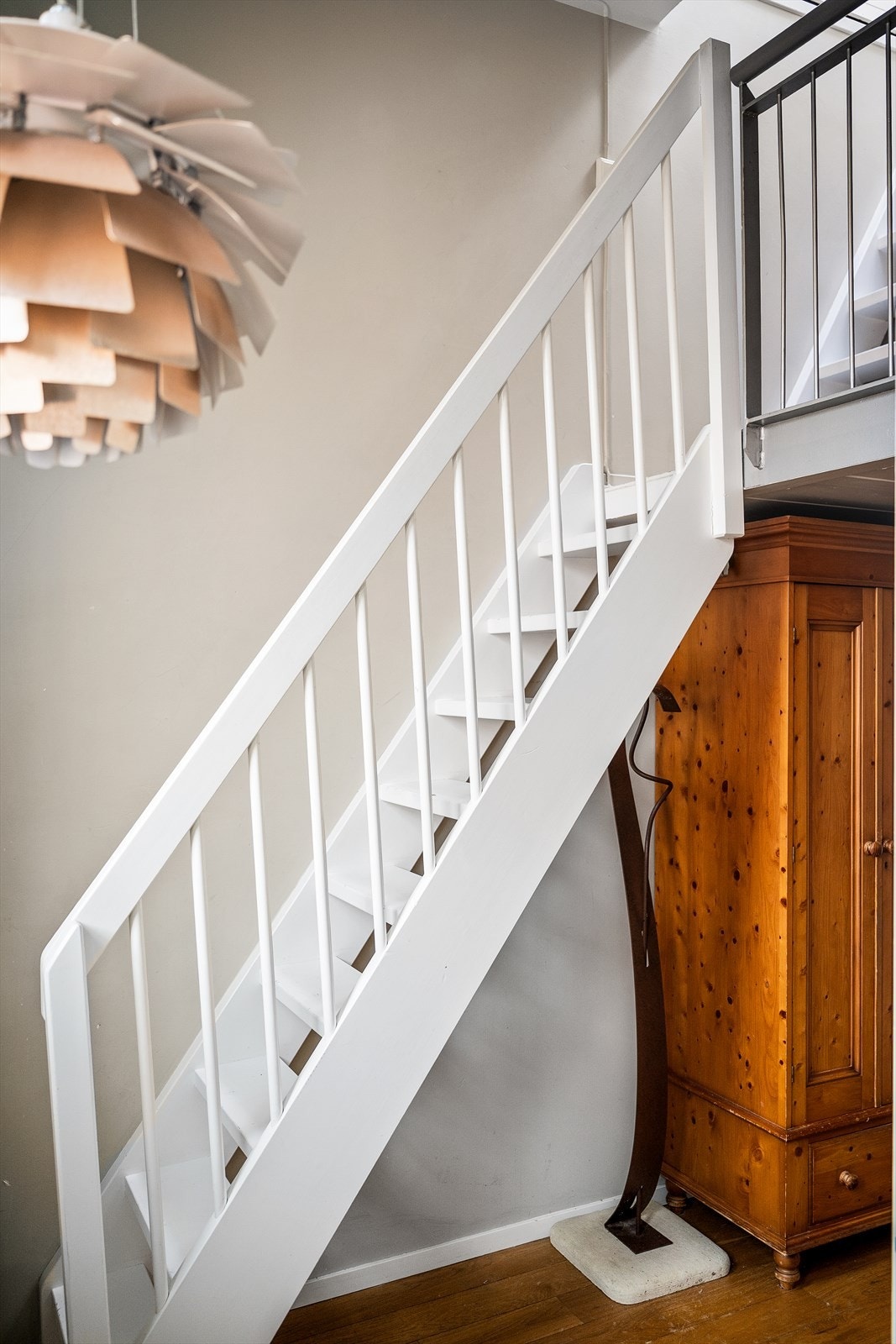 I enden av gangen finner man trappen som leder deg opp til neste etasje. Galleribilde