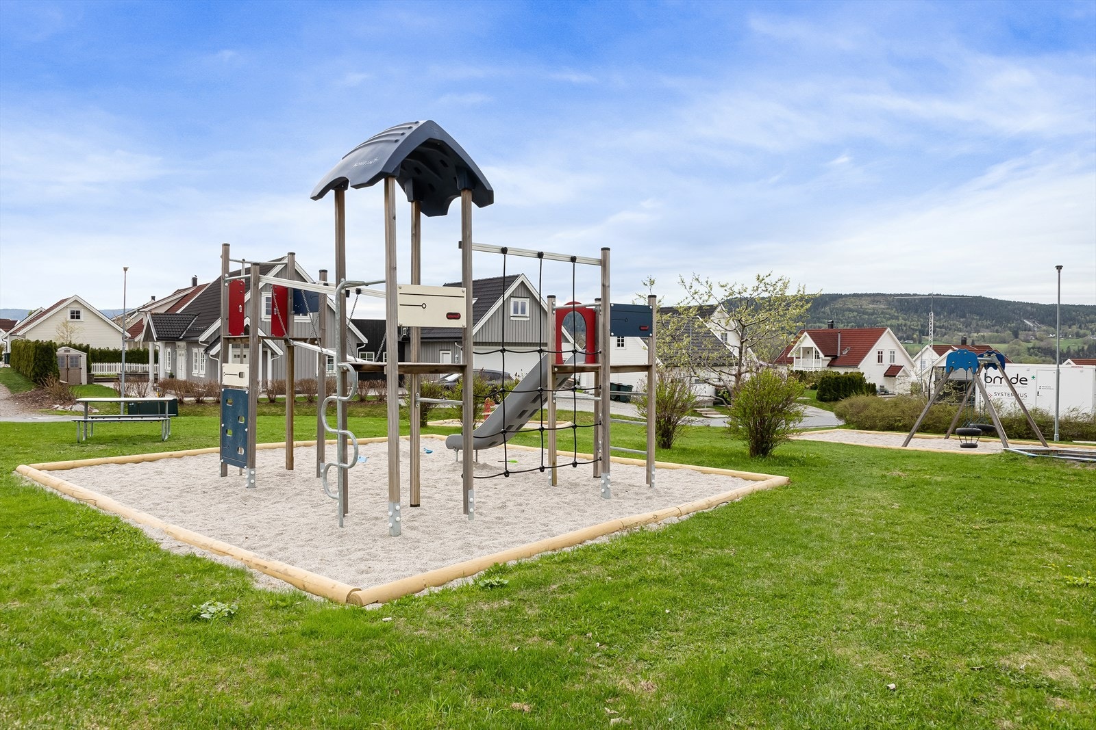 Området har rikt med lekeplasser Galleribilde