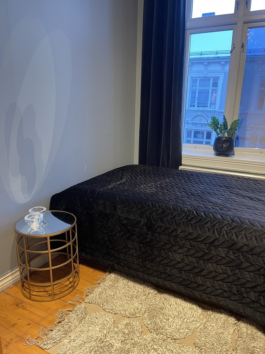 Ledig rom på ca 15m2. Møblert Galleribilde