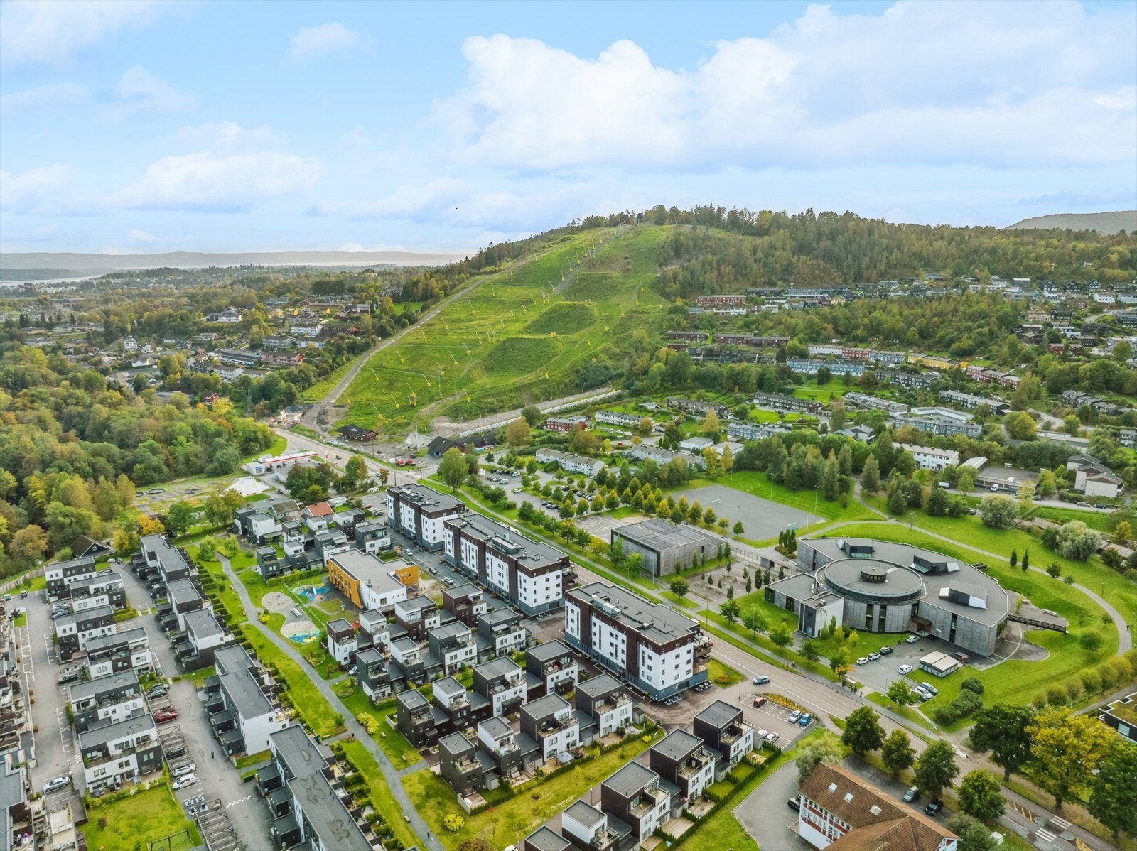 Vøyen Hageby på sommerstid Galleribilde