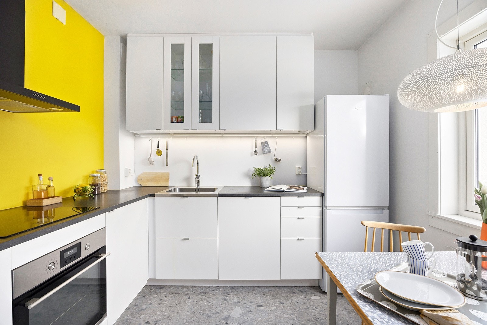 Stilig kjøkken oppusset i 2018 gir en moderne hverdag! Galleribilde