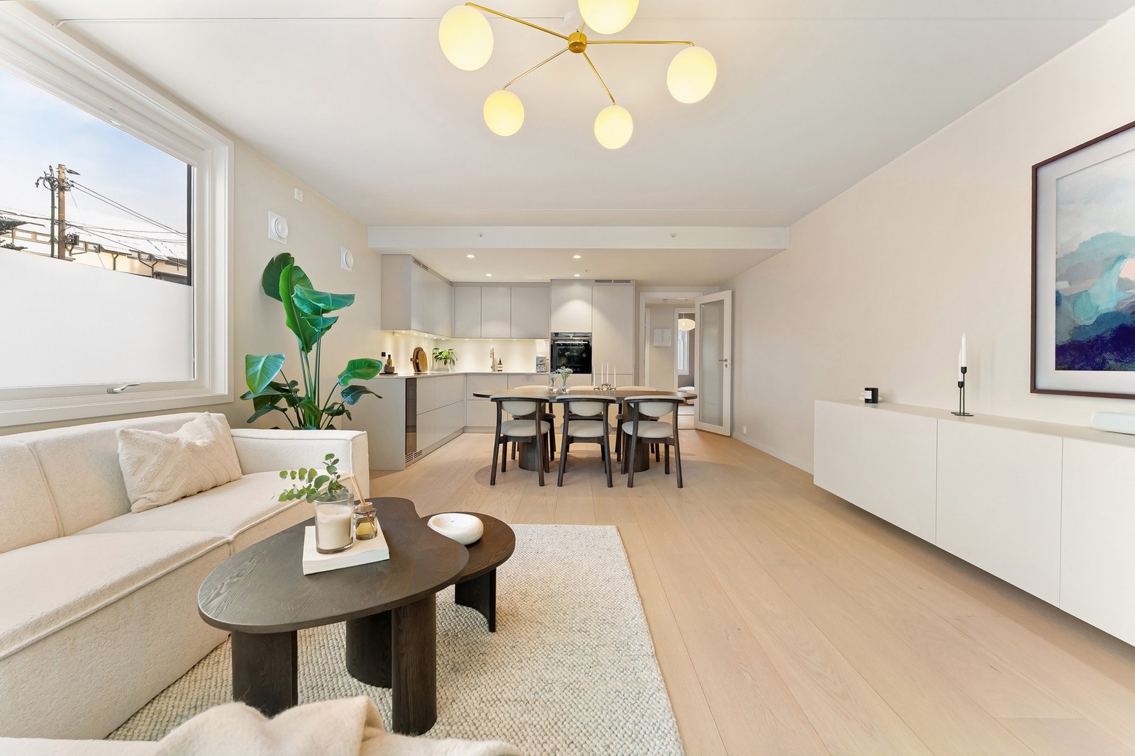 Rålekker, vesentlig oppusset (2023) 3-roms selveierleilighet på 69 m² med rolig og sentral beliggenhet på Holtet i bydel Nordstrand. Galleribilde