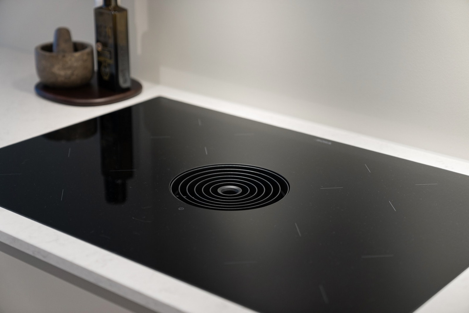 Bora induksjonstopp med integrert kullfilter. Galleribilde